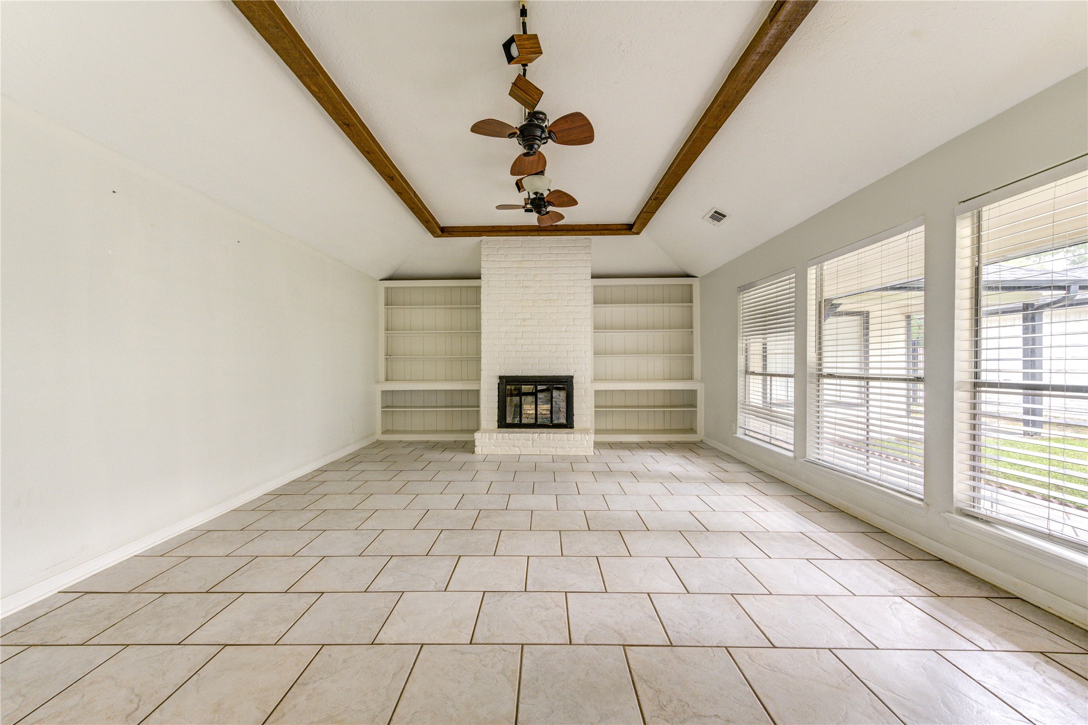 8107 Durklyn Lane Property Photo 3