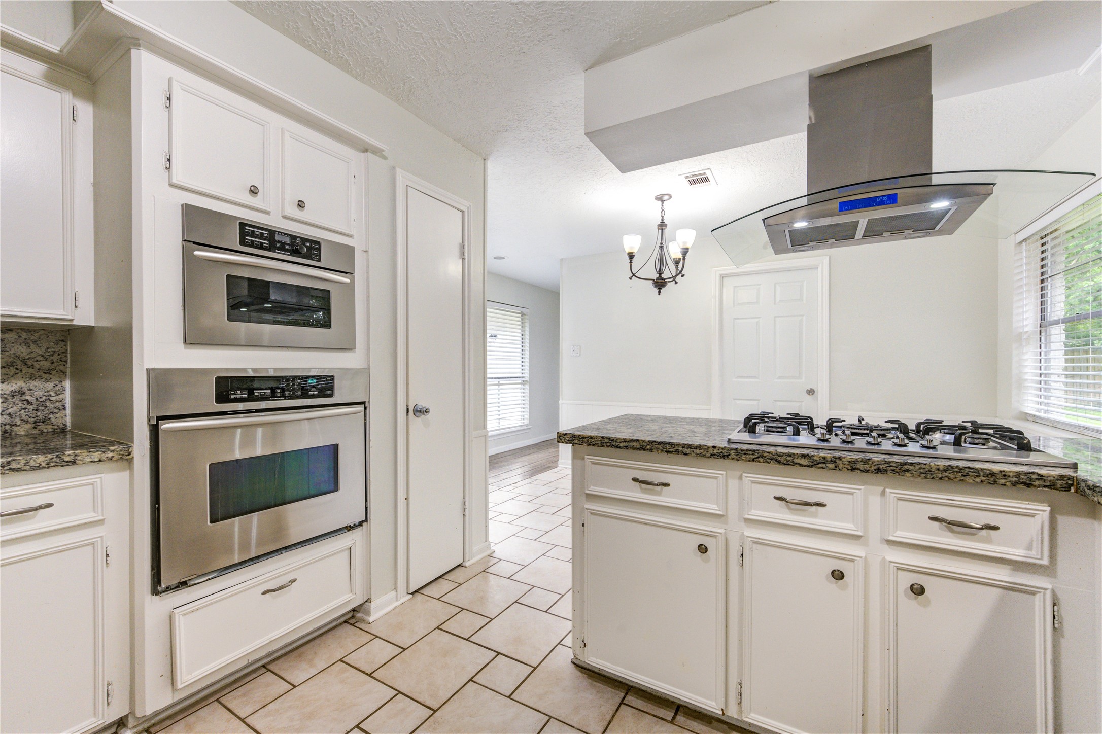 8107 Durklyn Lane Property Photo 9