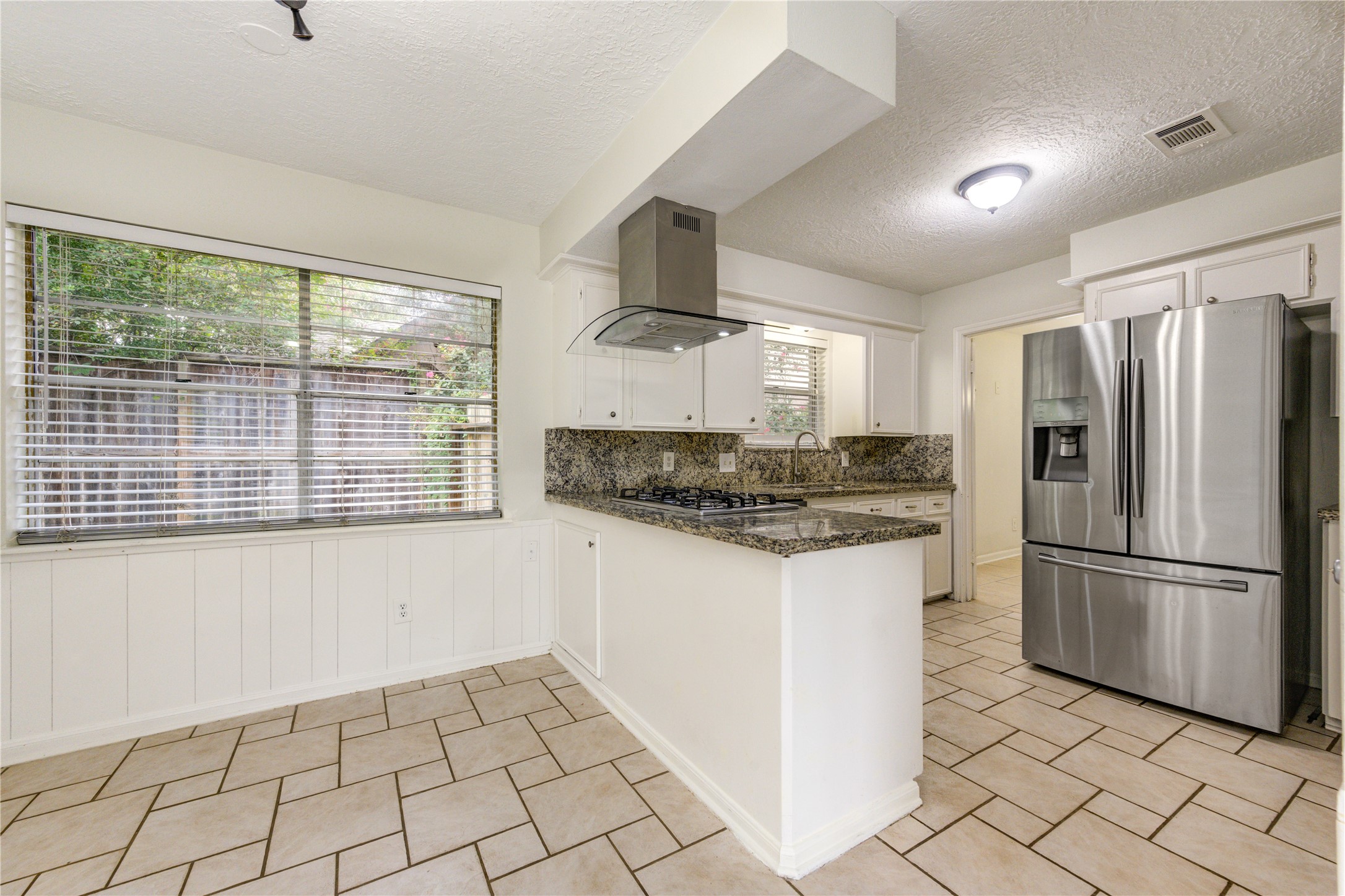 8107 Durklyn Lane Property Photo 10