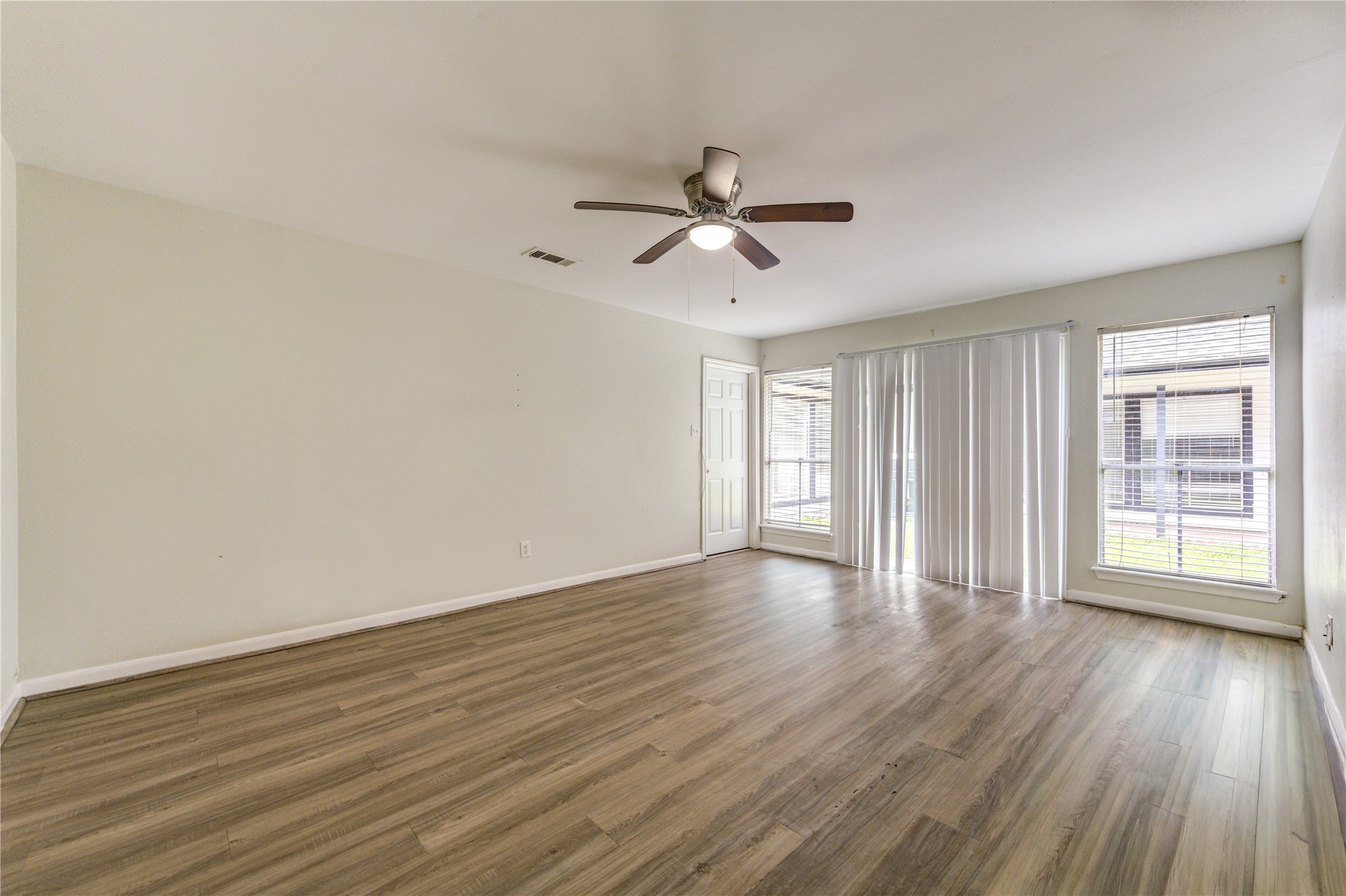 8107 Durklyn Lane Property Photo 12