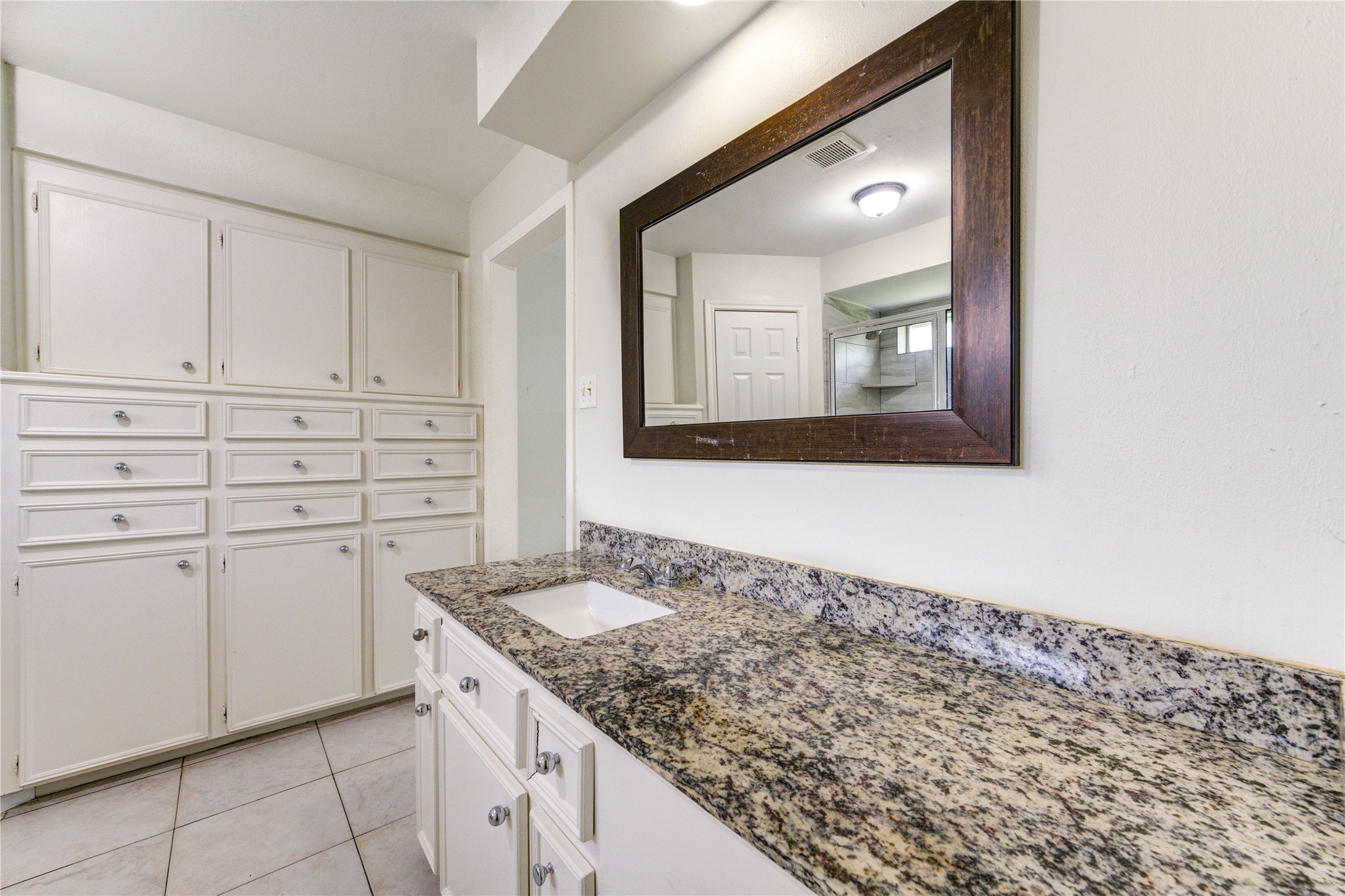 8107 Durklyn Lane Property Photo 18