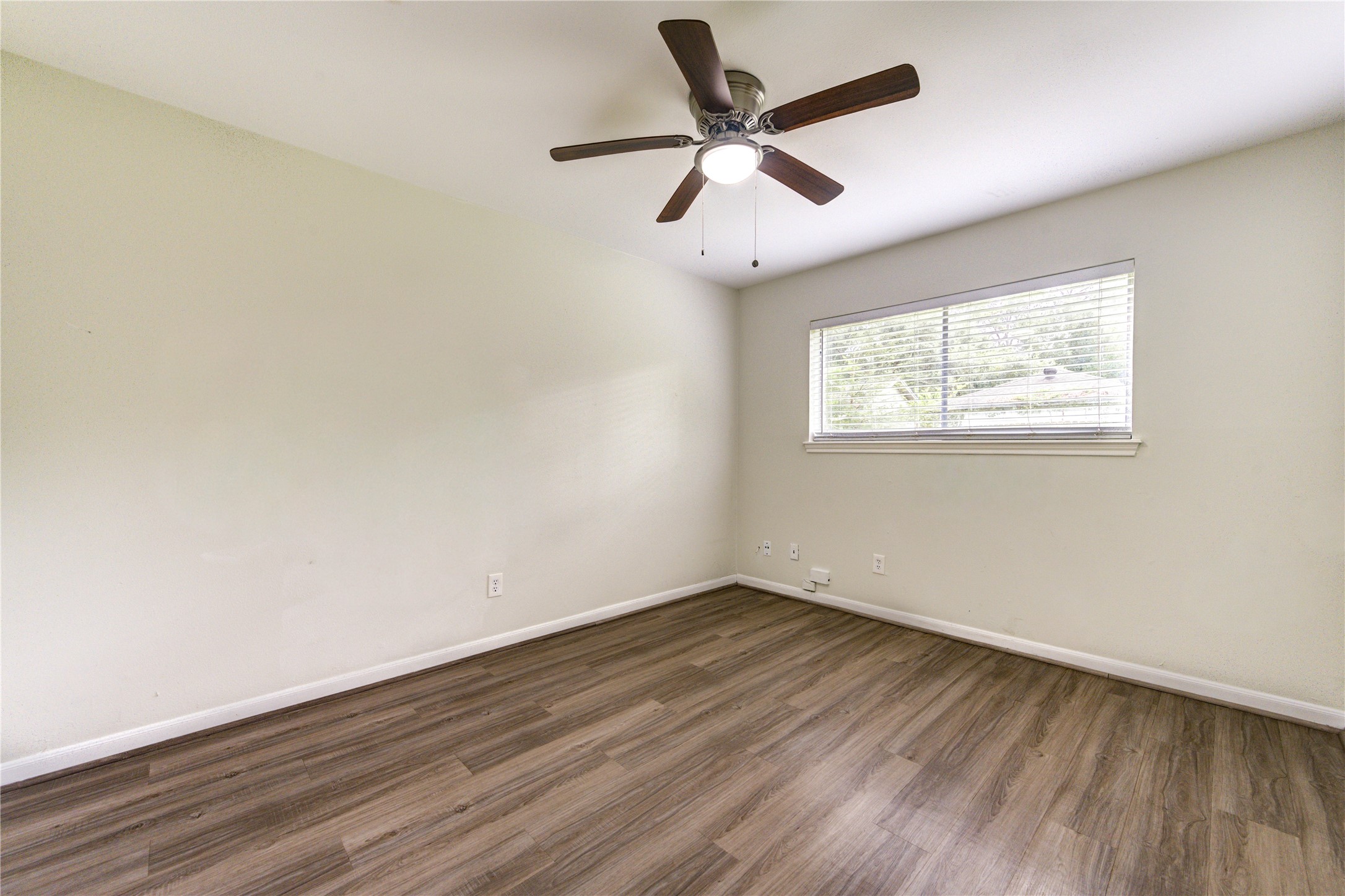 8107 Durklyn Lane Property Photo 27