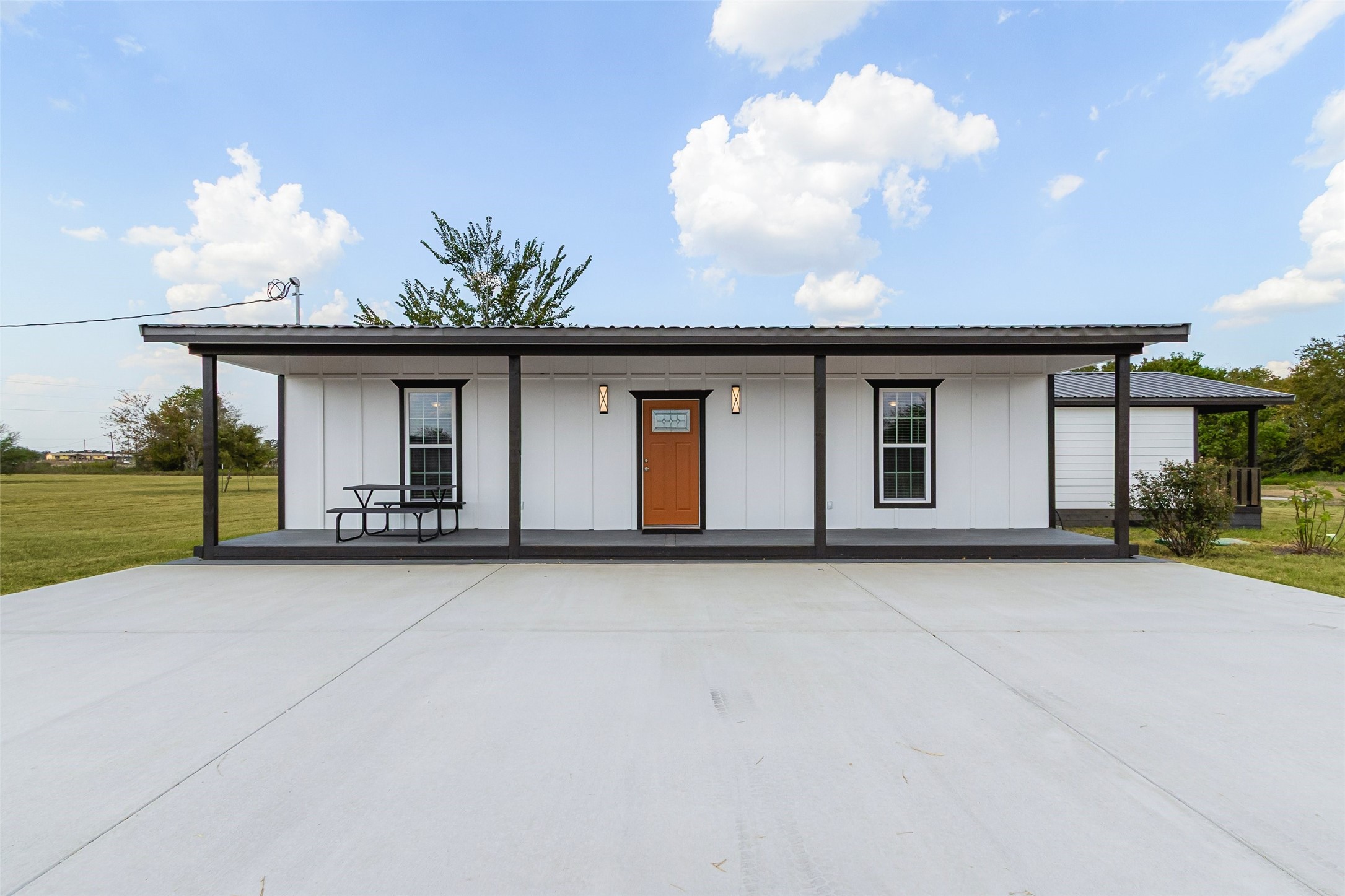 21113 Harrison Drive Property Photo