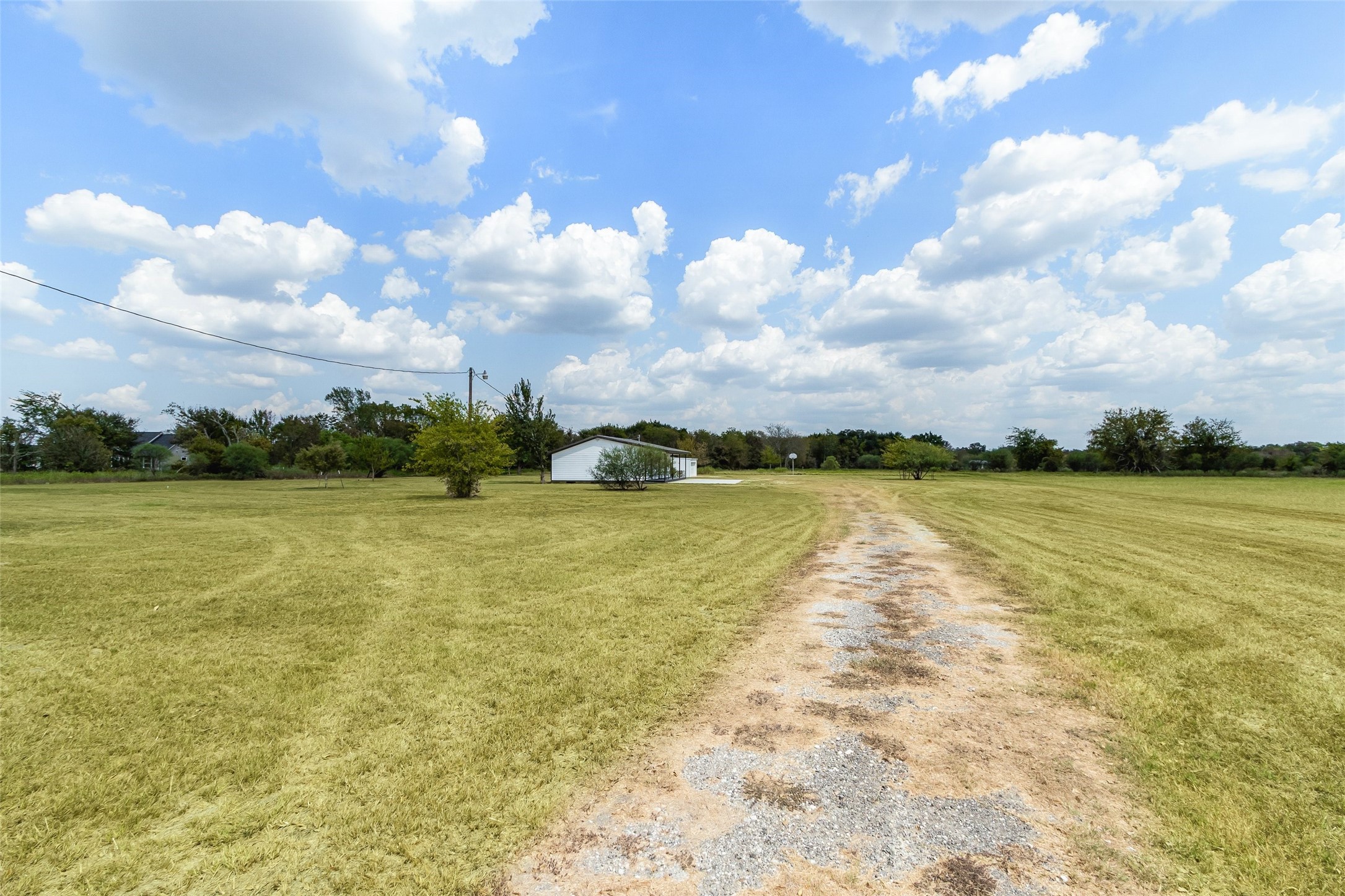 21113 Harrison Drive Property Photo 4