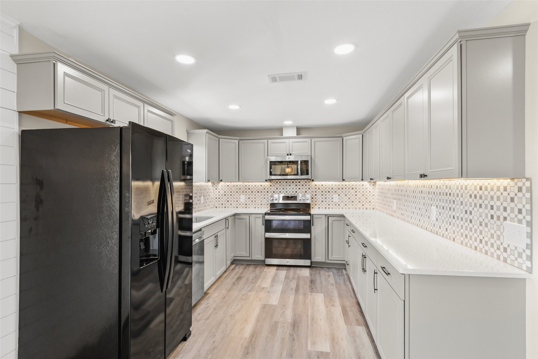21113 Harrison Drive Property Photo 13