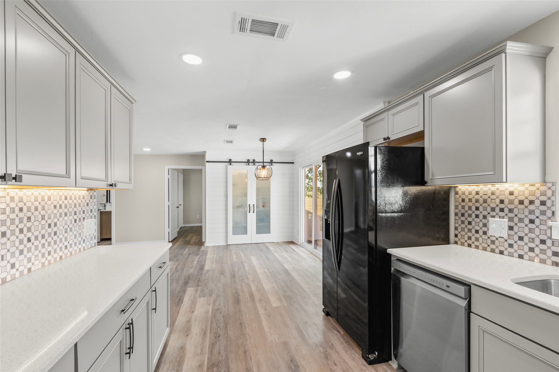 21113 Harrison Drive Property Photo 14