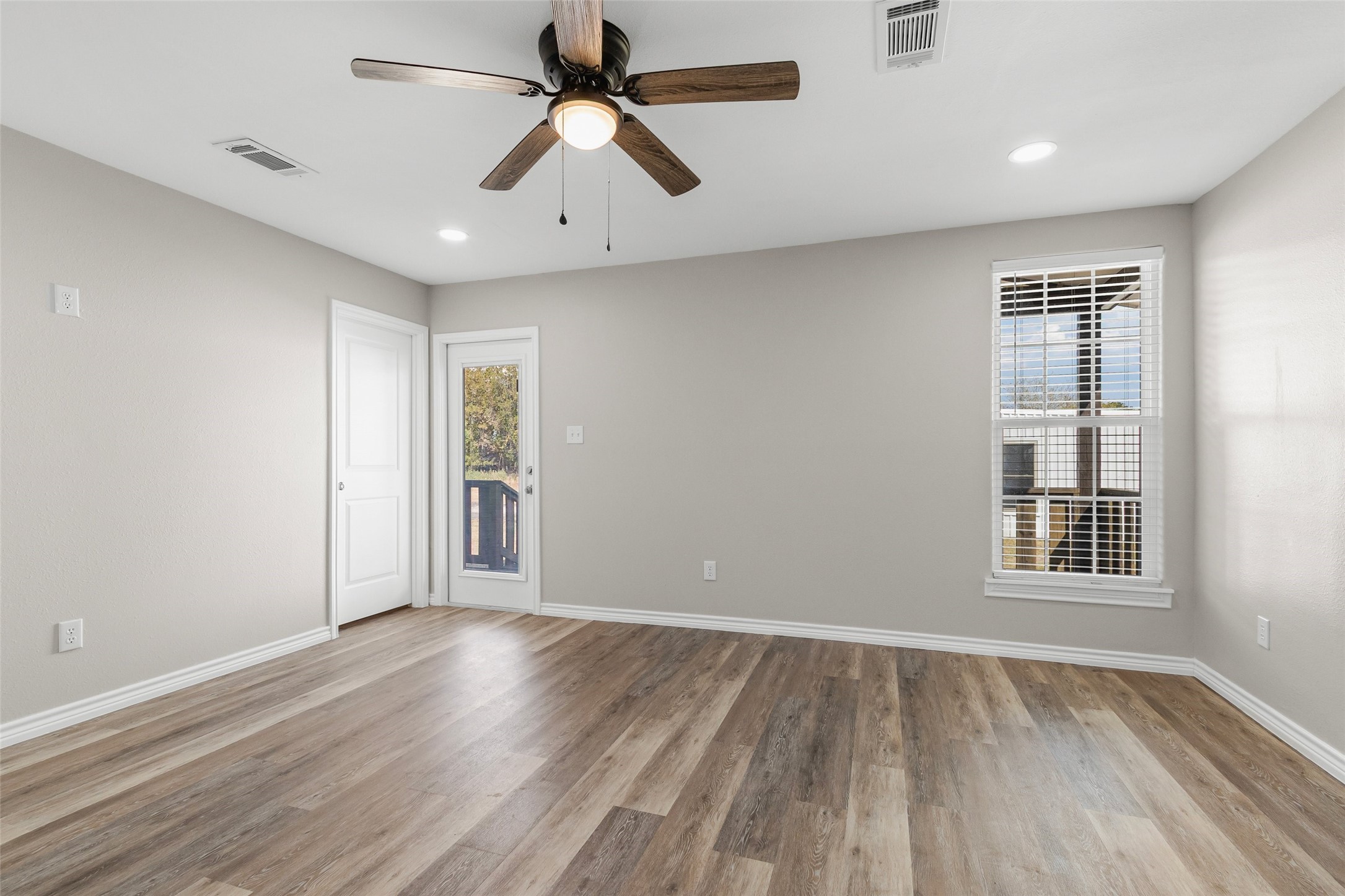 21113 Harrison Drive Property Photo 15