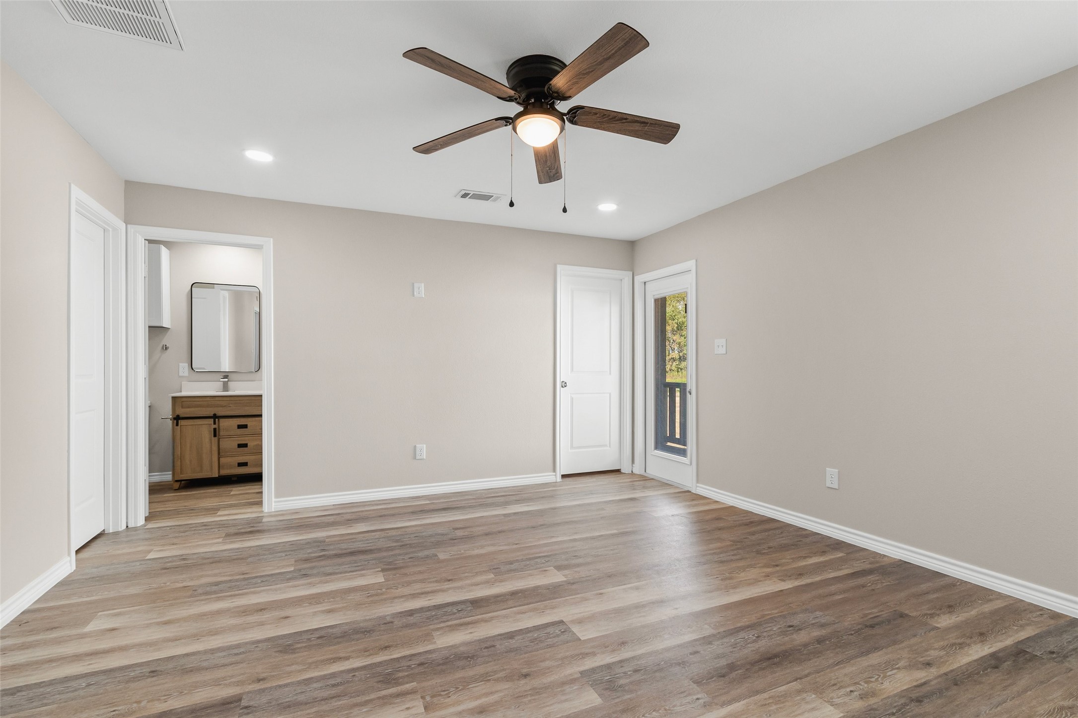 21113 Harrison Drive Property Photo 16