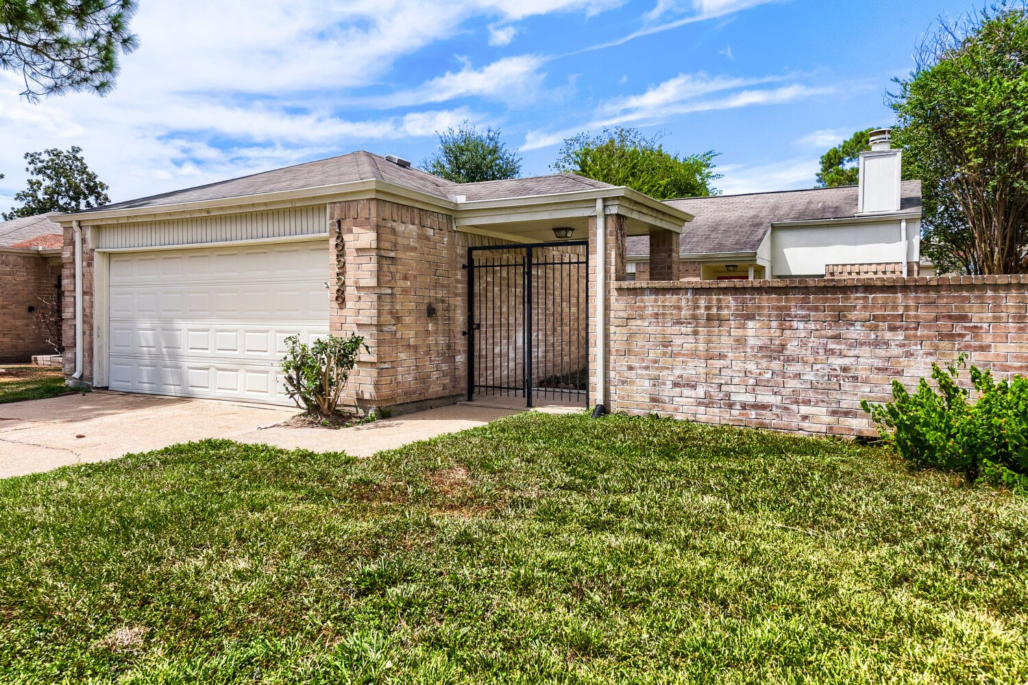 18558 Meadows Way Drive Property Photo 2