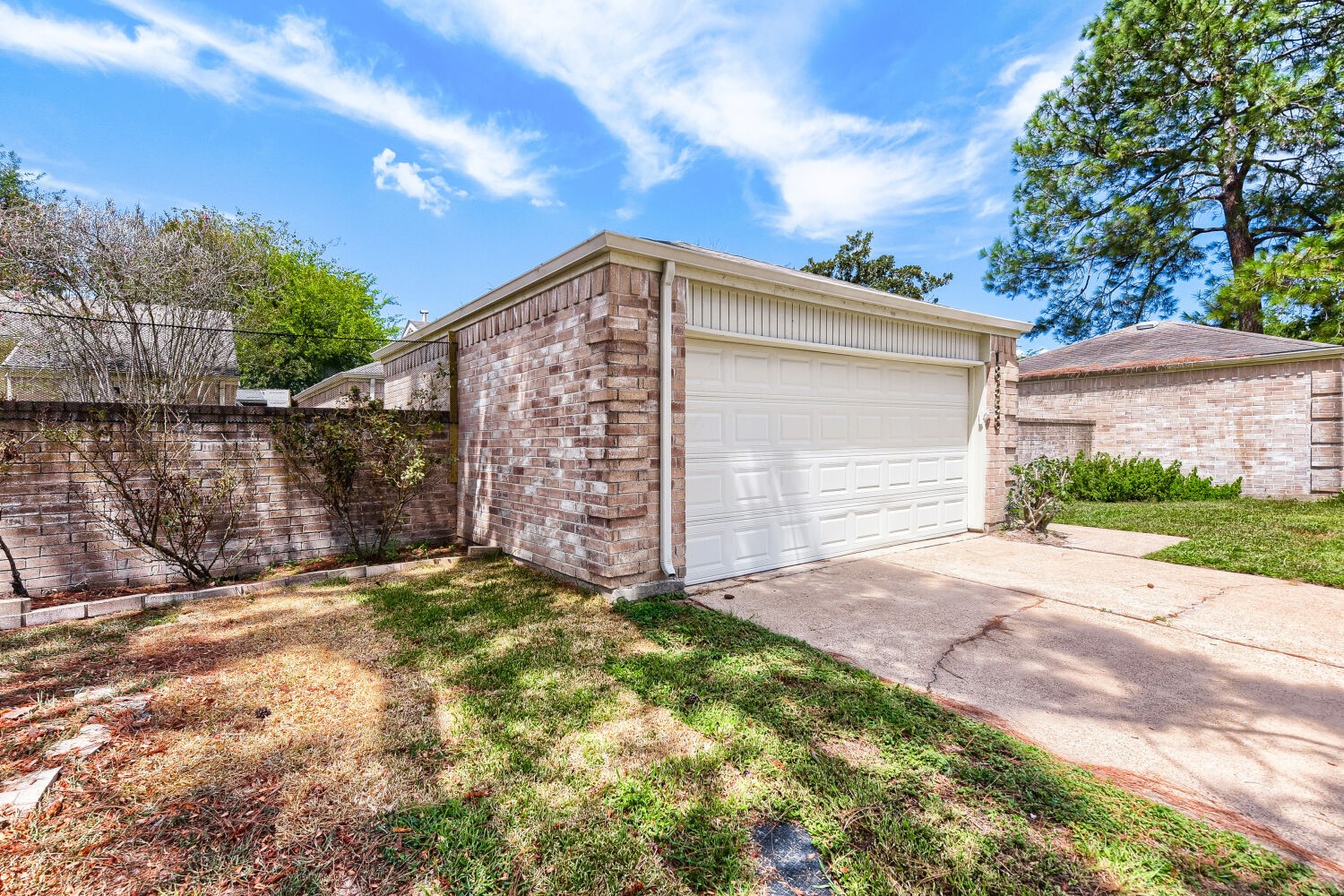 18558 Meadows Way Drive Property Photo 3