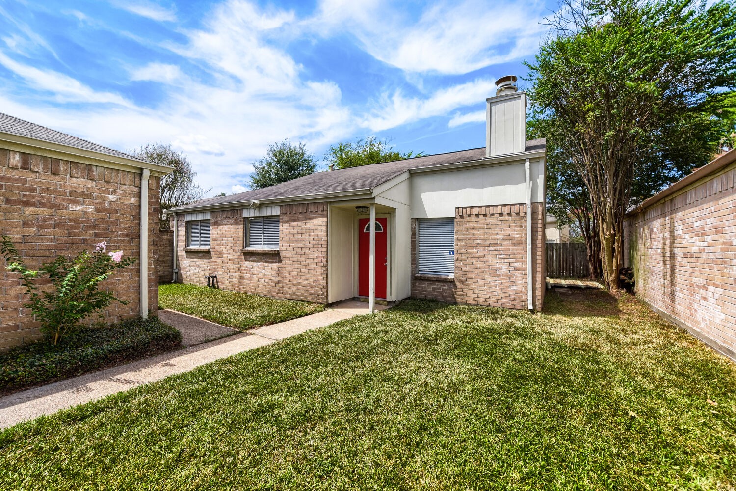 18558 Meadows Way Drive Property Photo 4