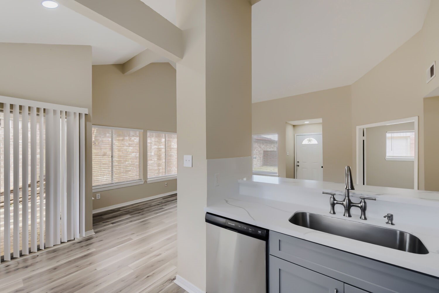 18558 Meadows Way Drive Property Photo 11