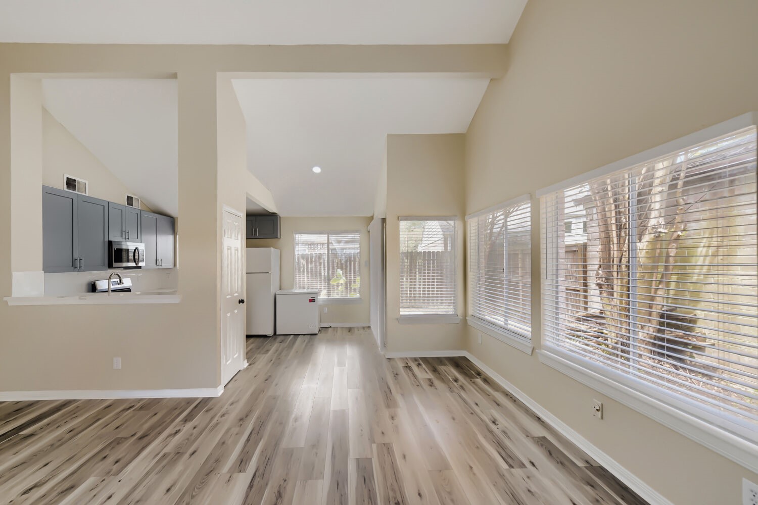 18558 Meadows Way Drive Property Photo 16