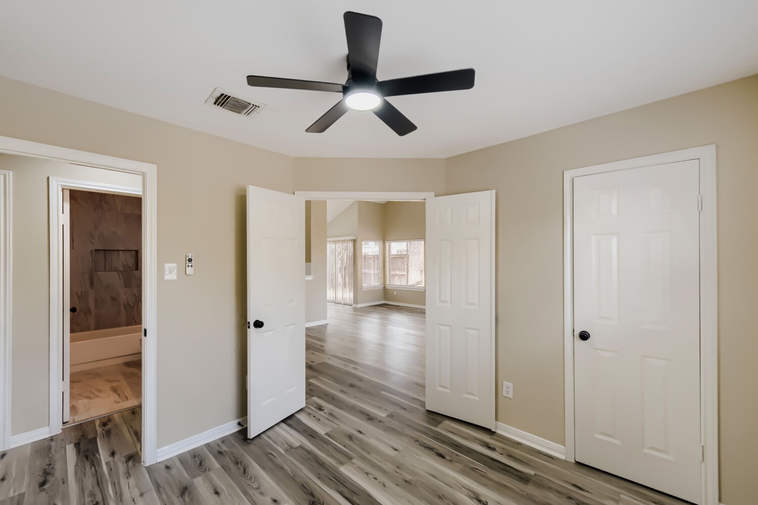 18558 Meadows Way Drive Property Photo 17
