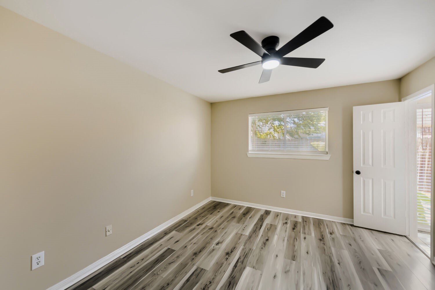 18558 Meadows Way Drive Property Photo 19