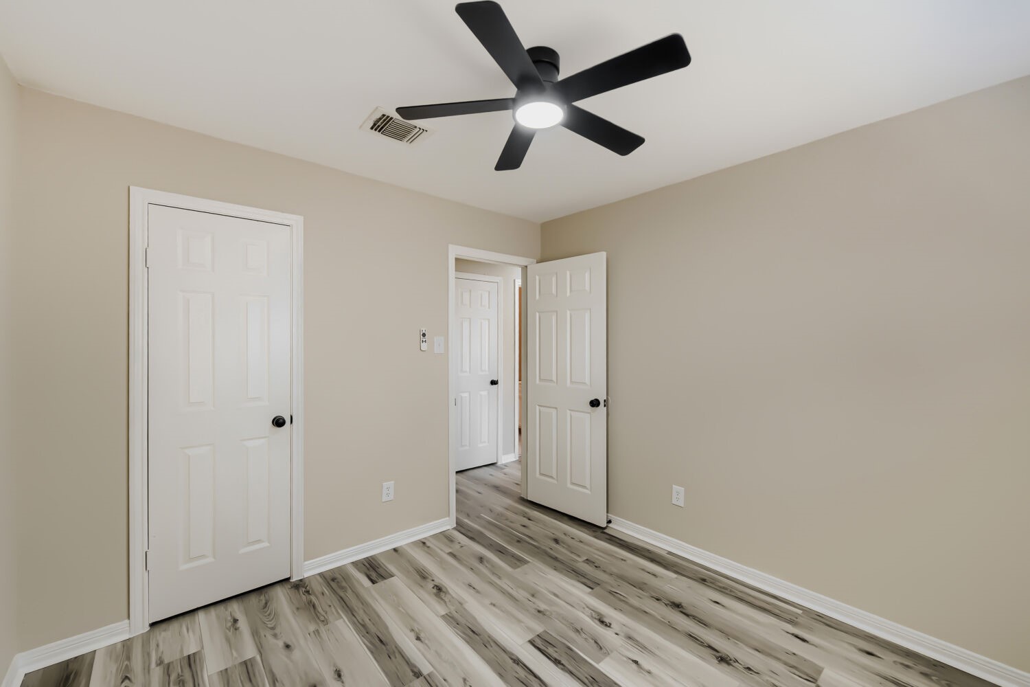 18558 Meadows Way Drive Property Photo 25