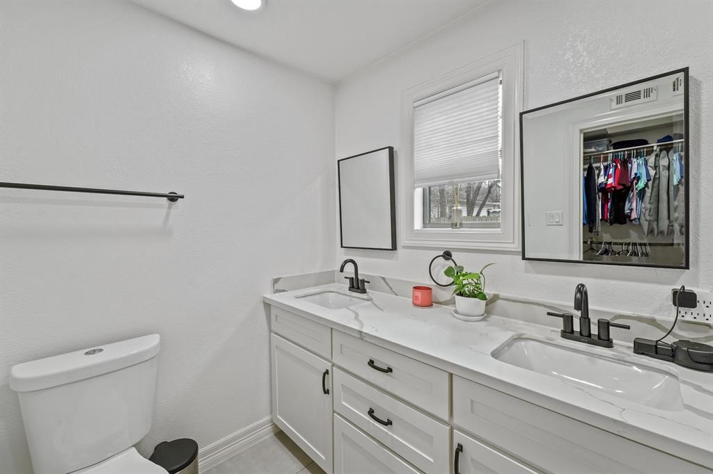 4520 Sharon Street Property Photo 6