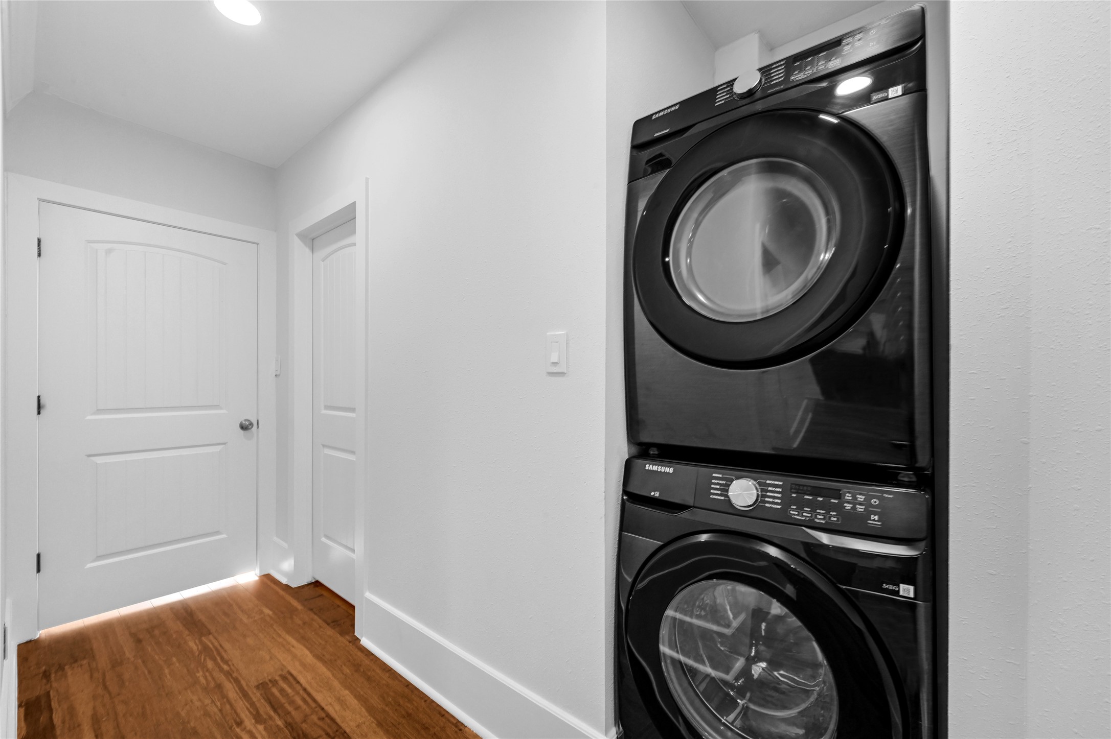 1633 Fourcade Street B Property Photo 7