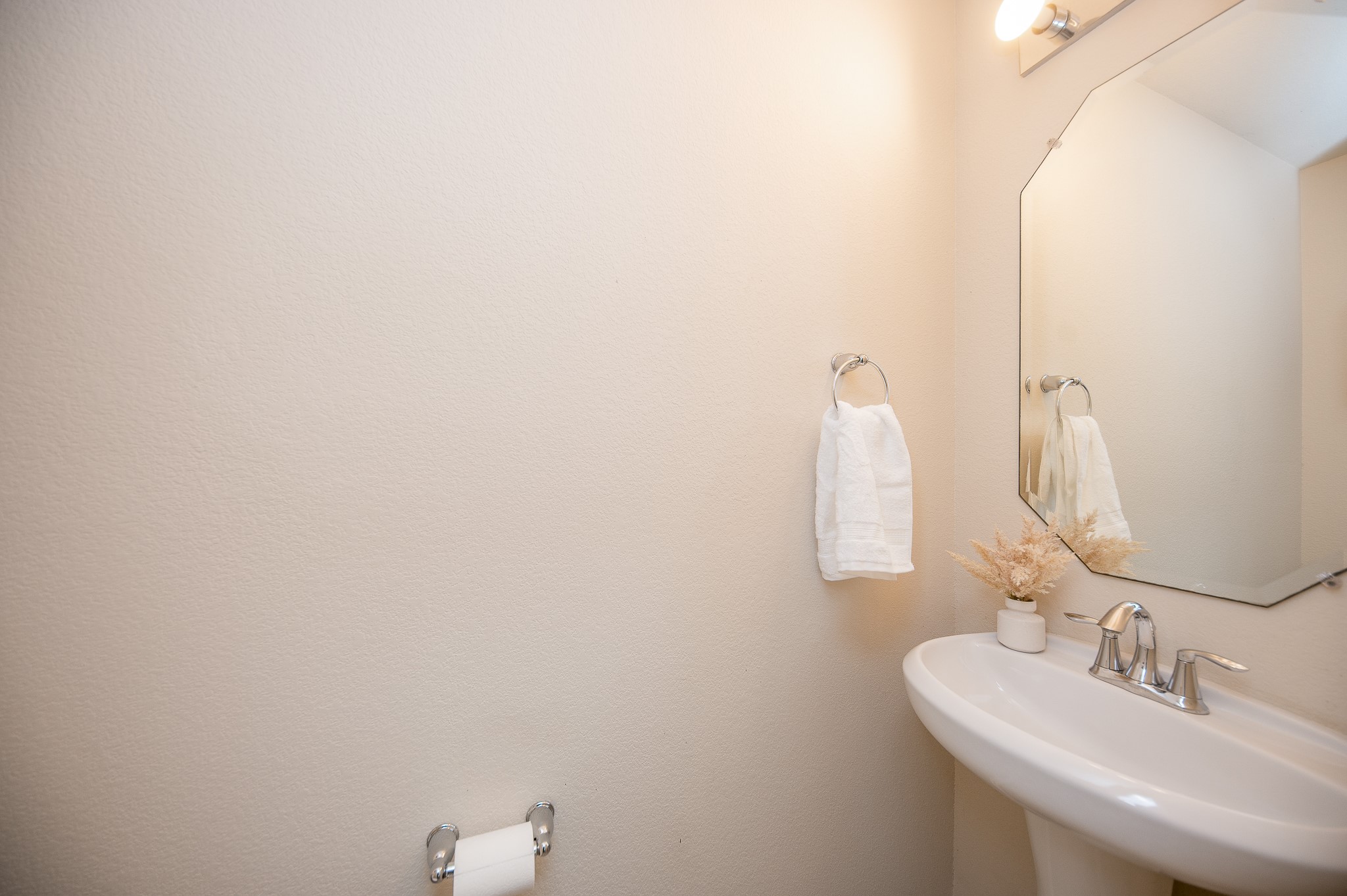 6442 Calgary Woods Lane Property Photo 4