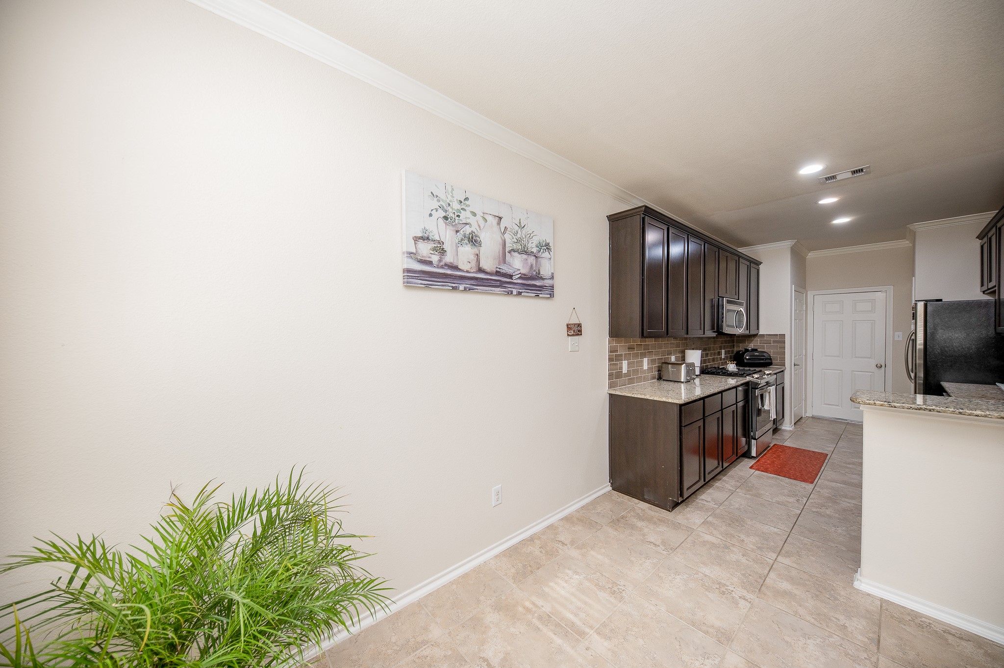 6442 Calgary Woods Lane Property Photo 8