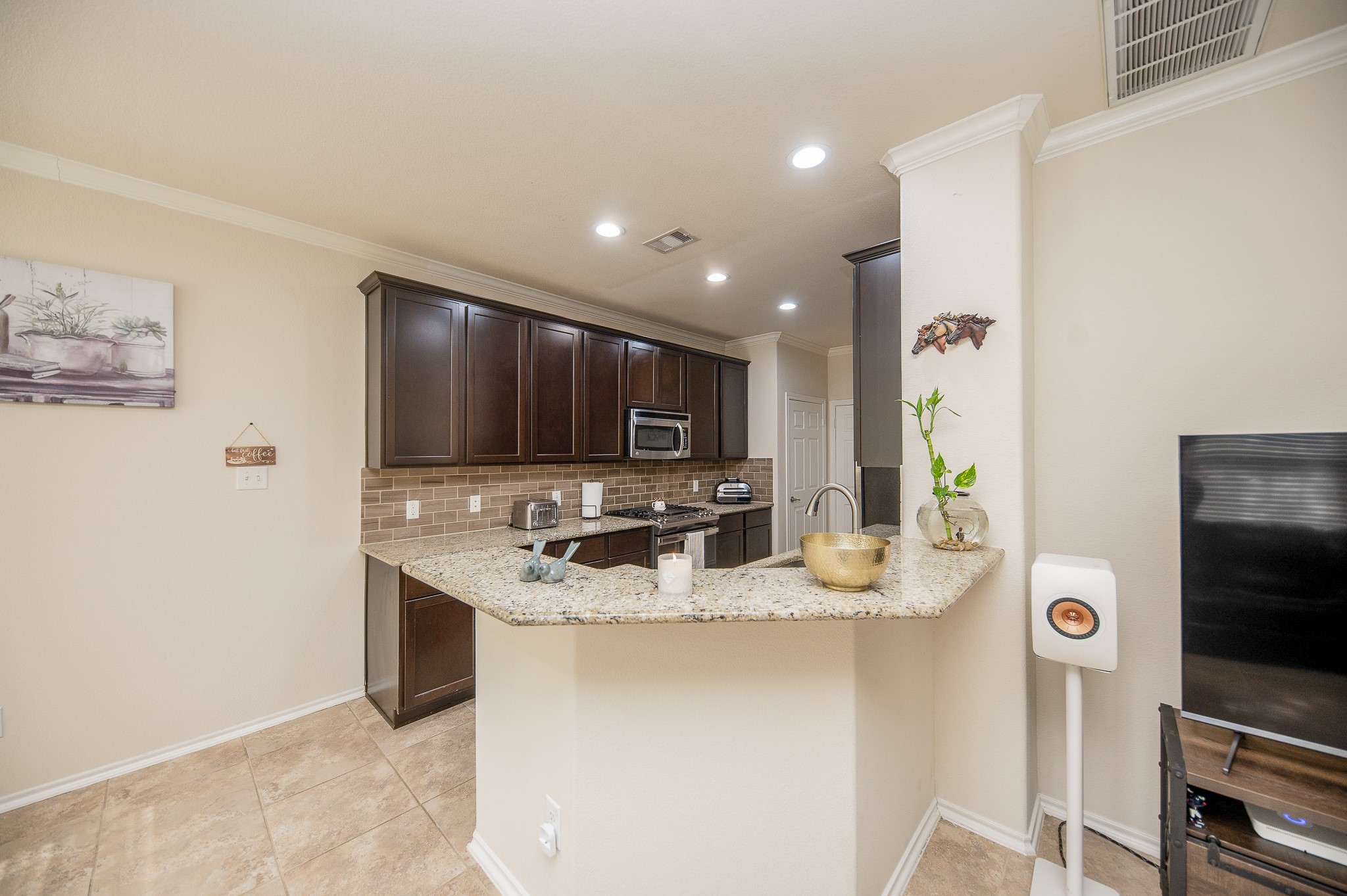 6442 Calgary Woods Lane Property Photo 12