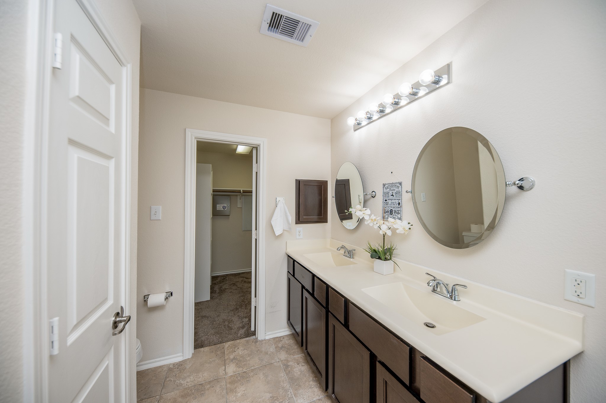 6442 Calgary Woods Lane Property Photo 24