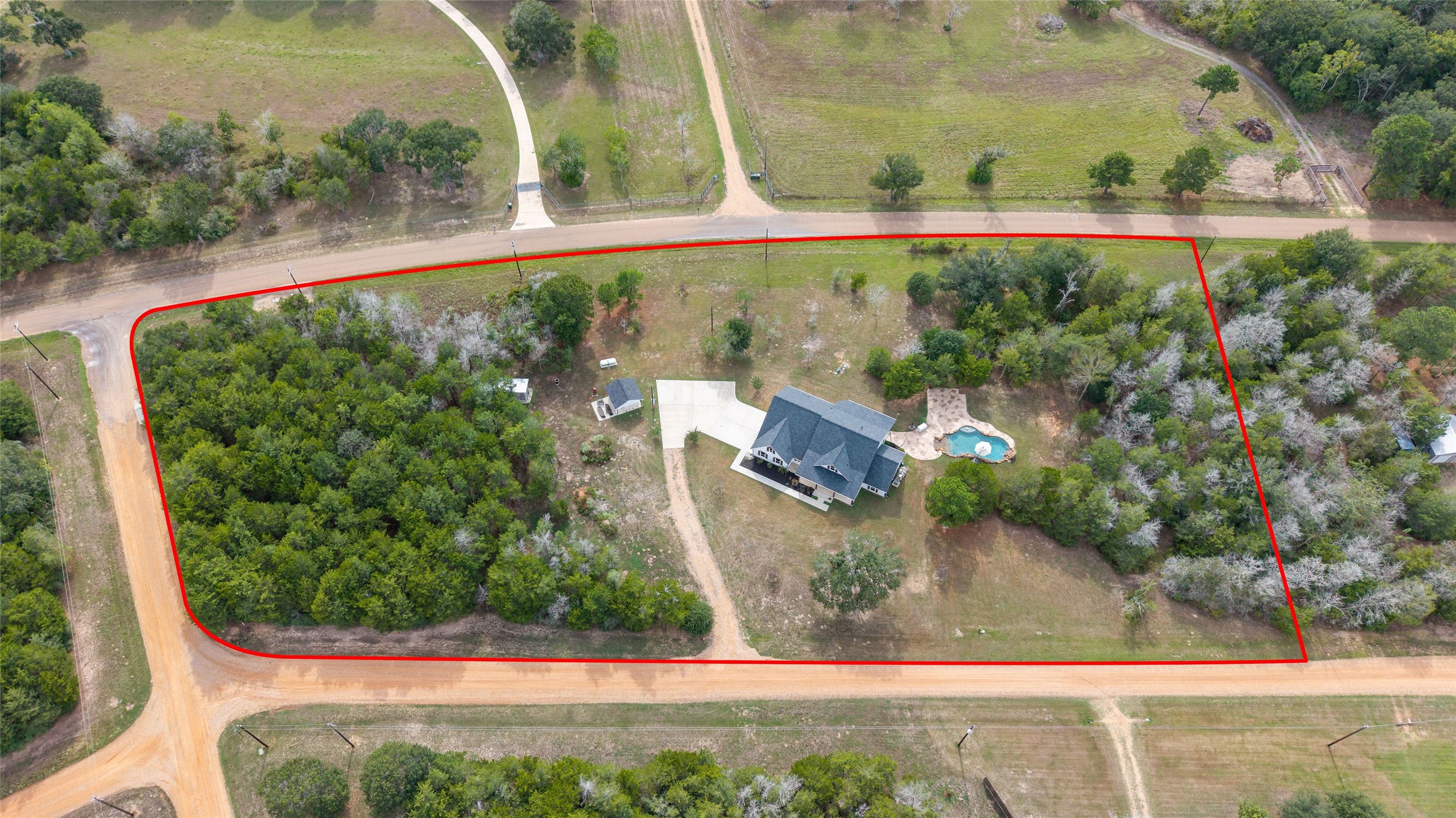 1011 Bonfire West Road Property Photo 5