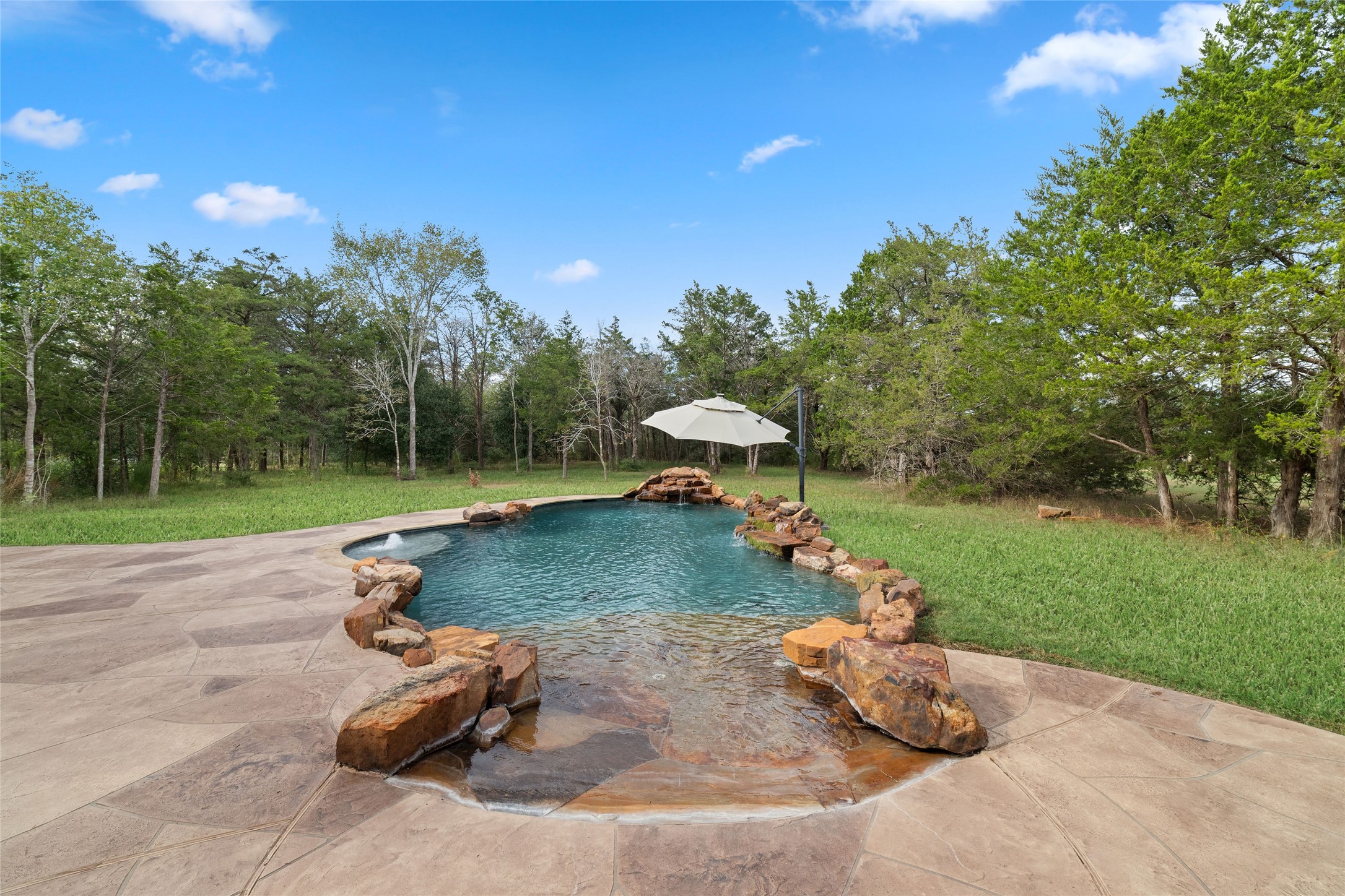 1011 Bonfire West Road Property Photo 36