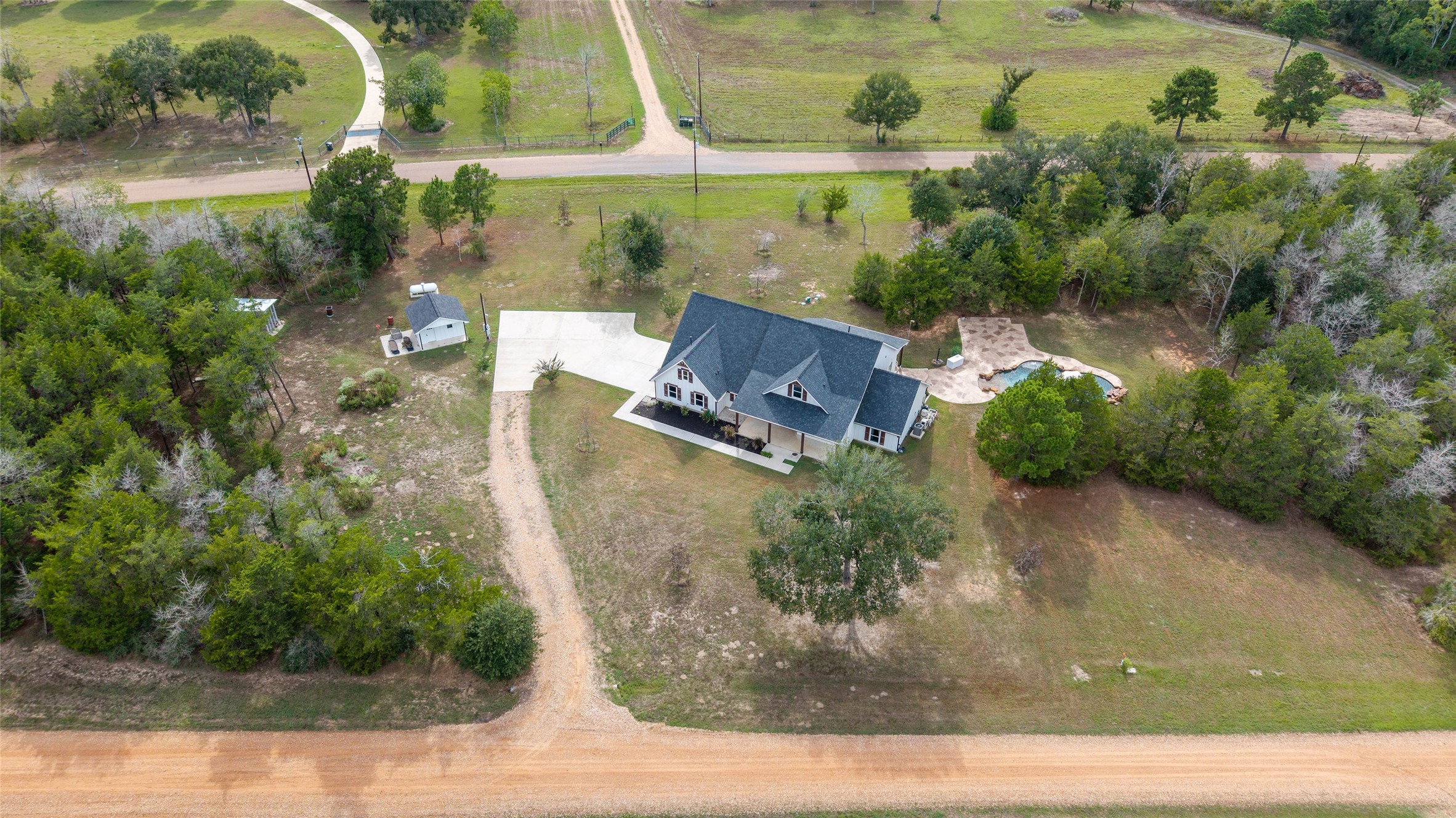 1011 Bonfire West Road Property Photo 38