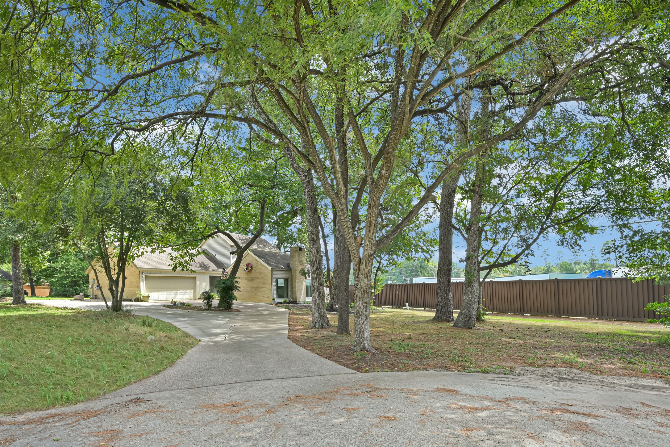 71 April Wind Drive S Property Photo 2