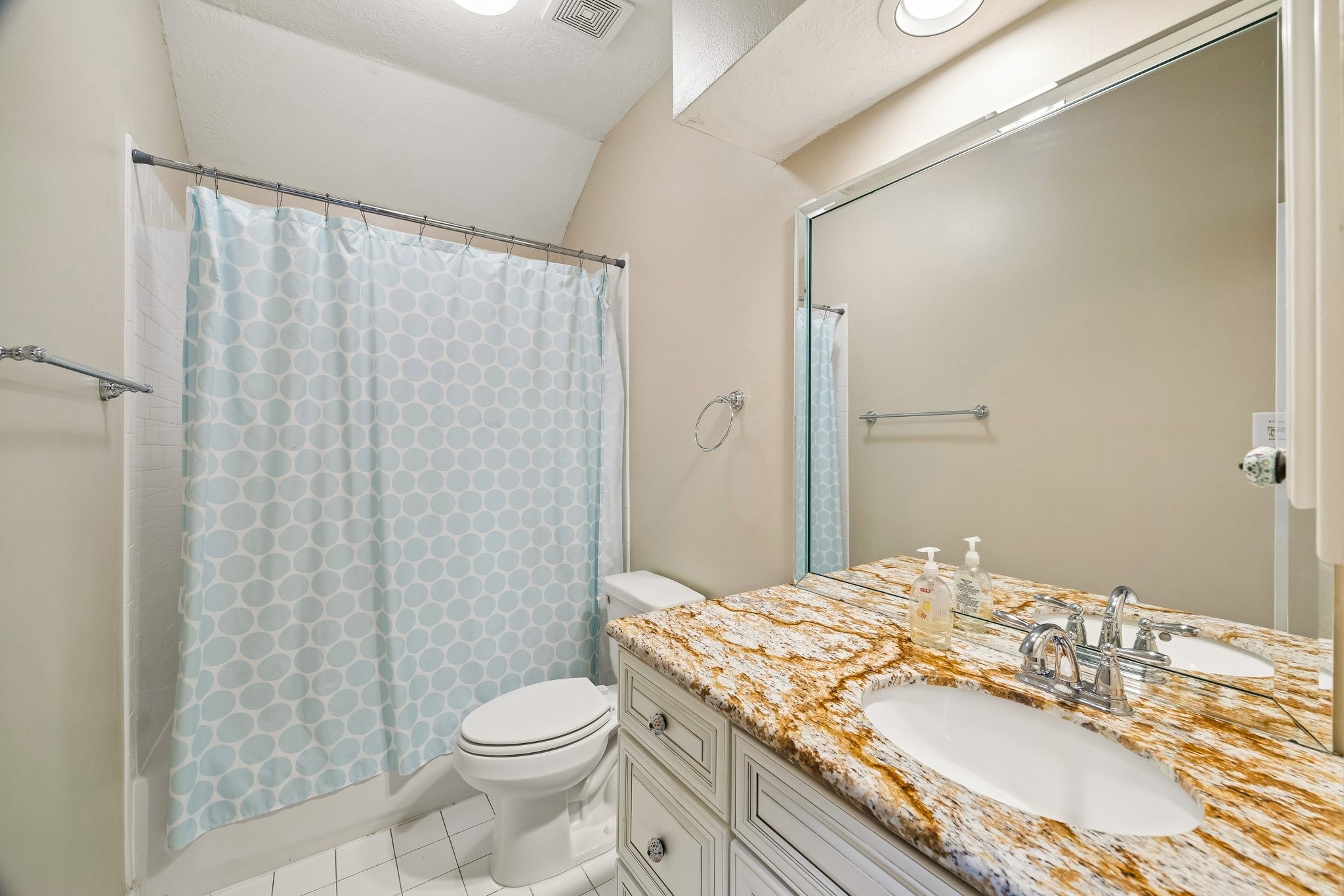 2823 N Strathford Lane Property Photo 23