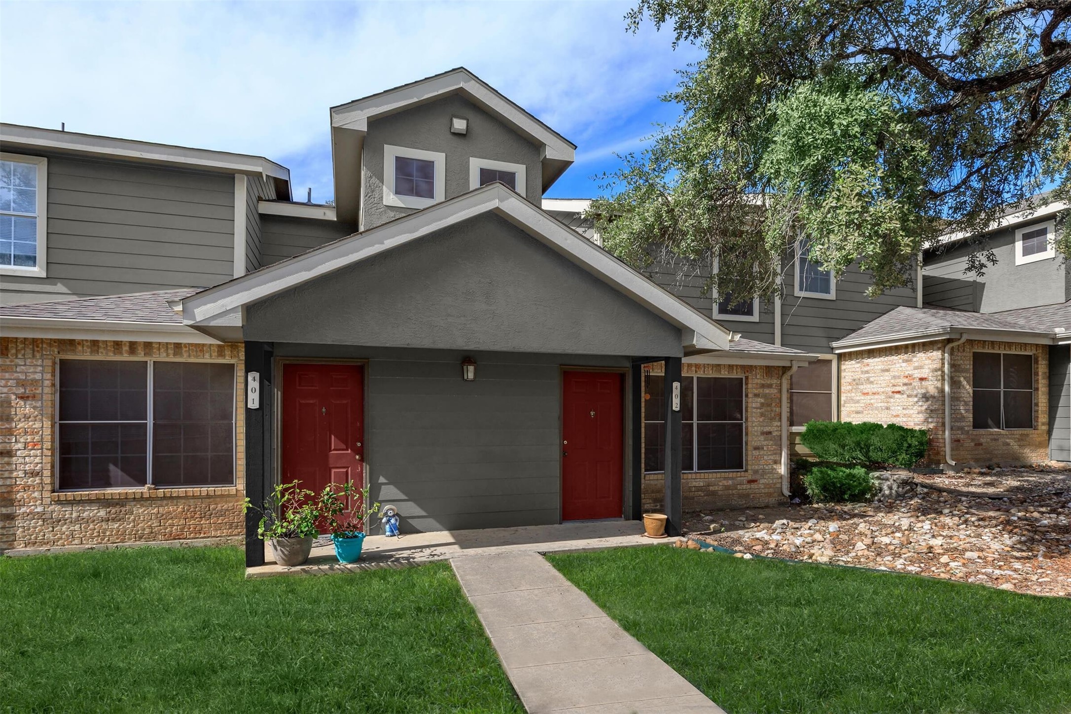 1297 W Loop 1604 N Property Photo 2