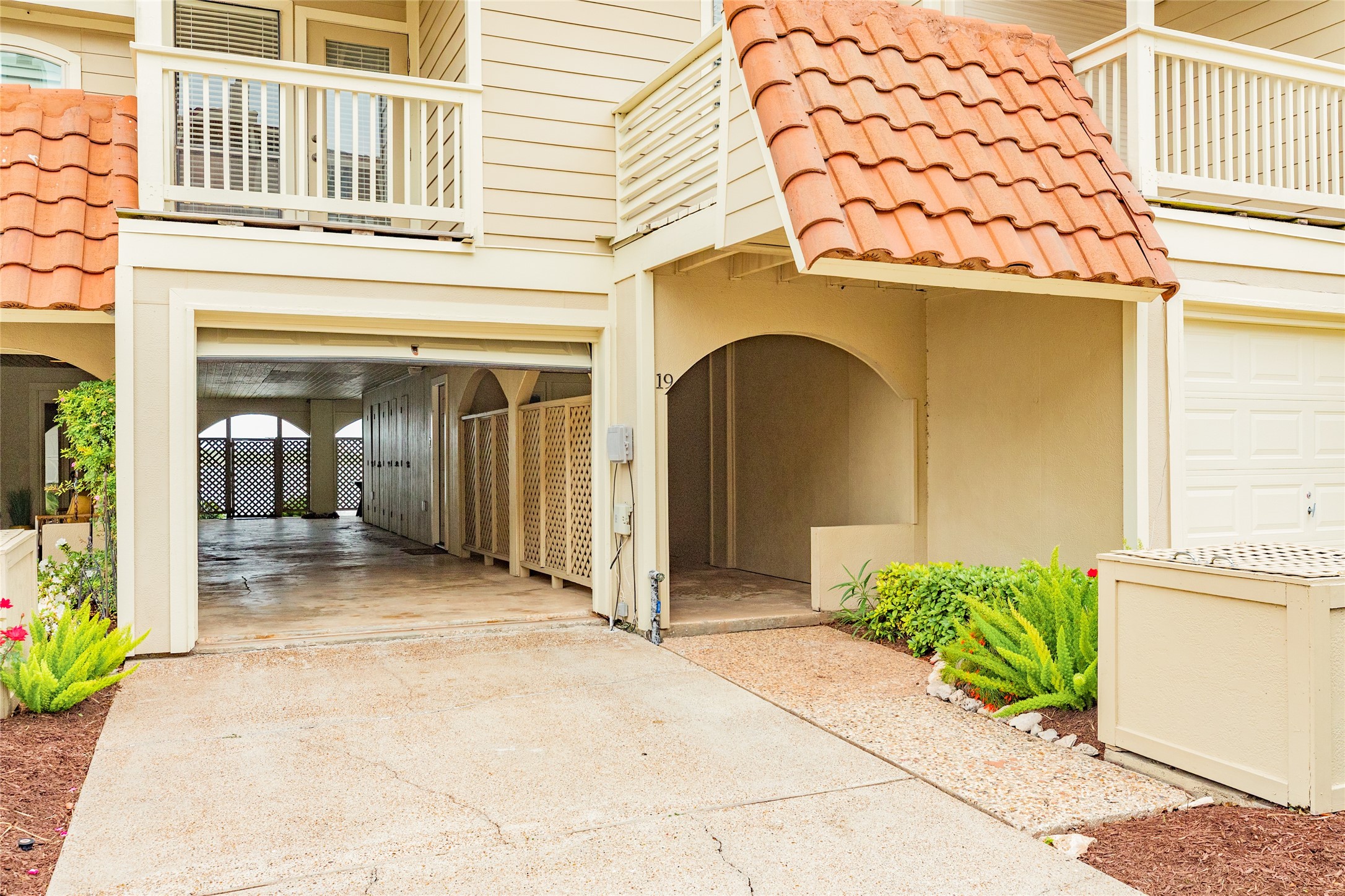 19 Dana Drive C Property Photo 1
