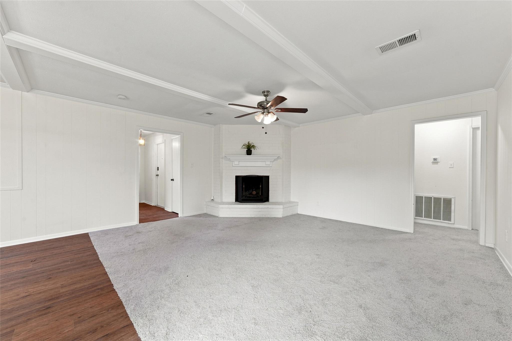 21735 Greenham Drive Property Photo 4