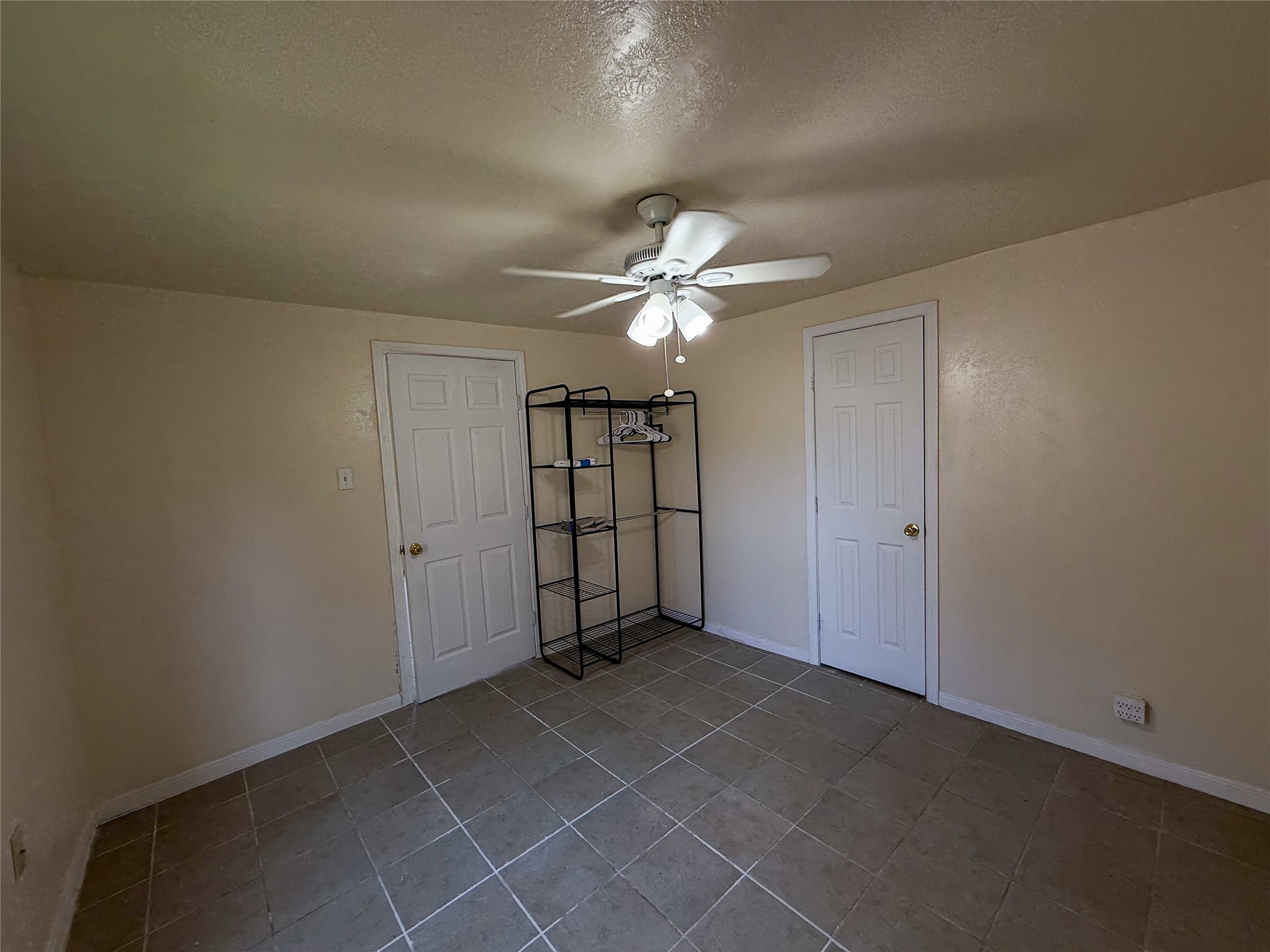 8430 Holiday Lane C Property Photo 6