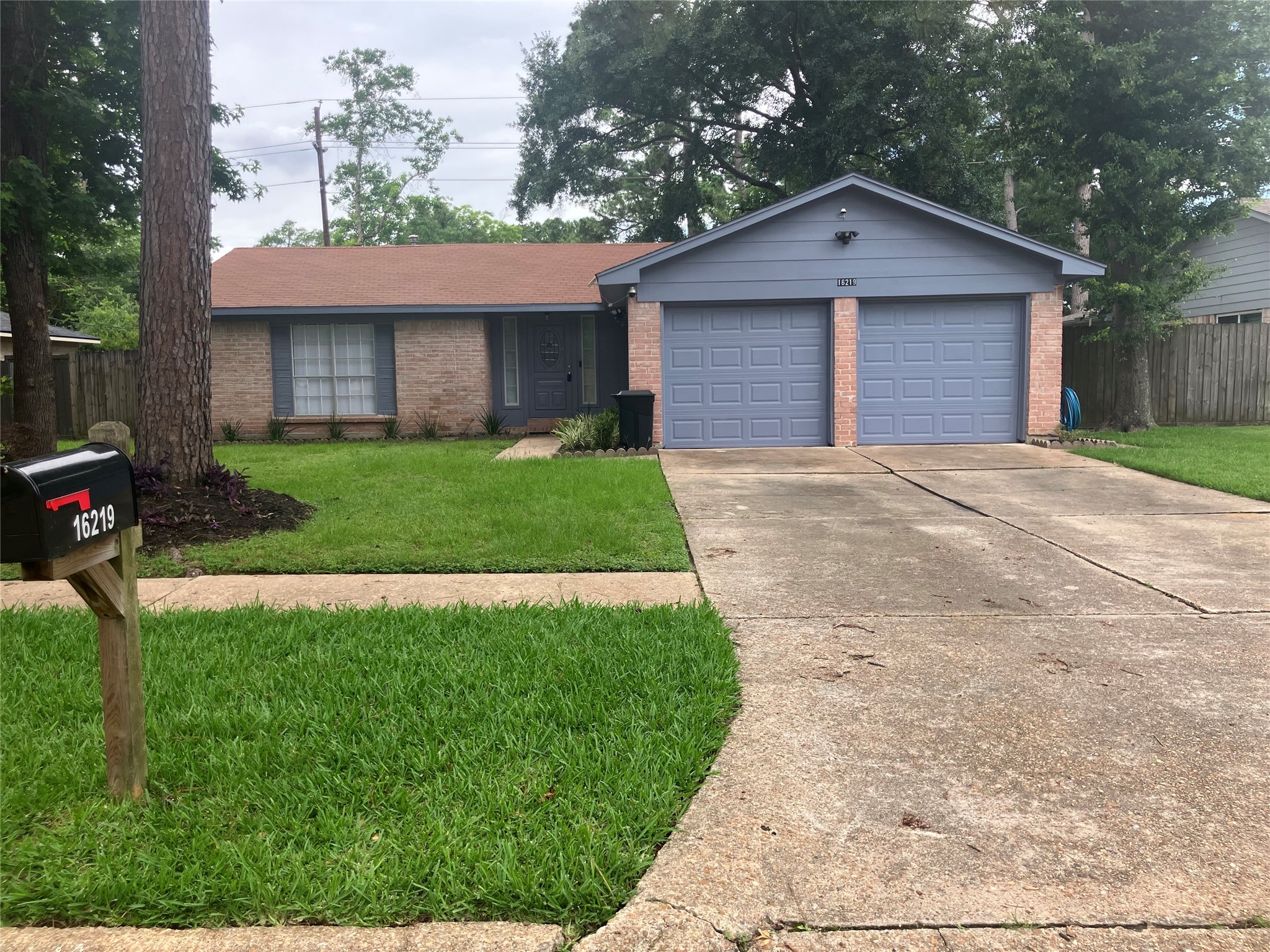 16219 Timber Valley Drive Property Photo 3