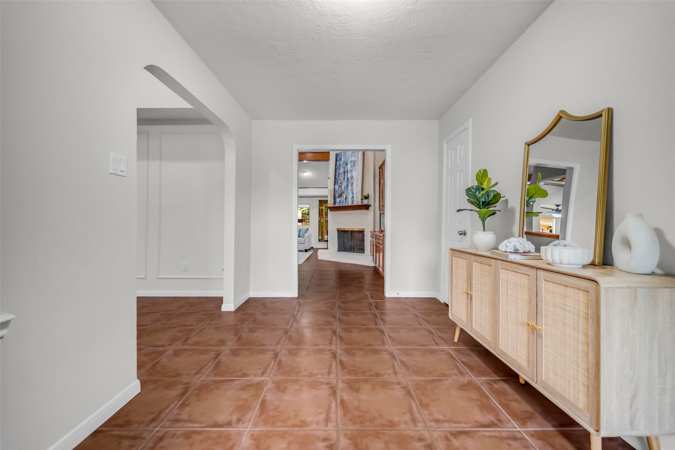 4303 Long Grove Drive Property Photo 8