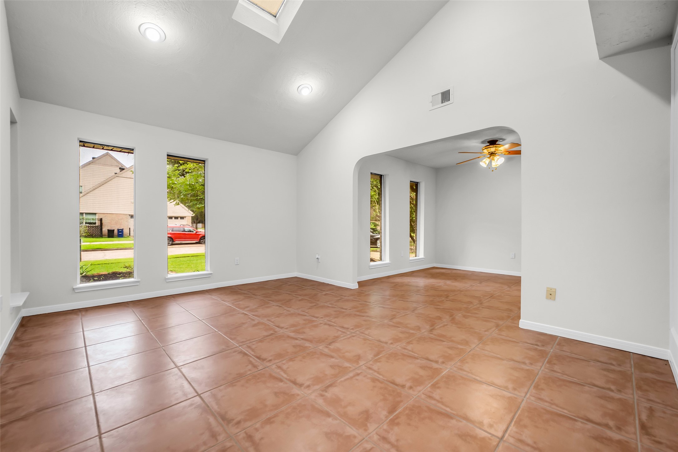 4303 Long Grove Drive Property Photo 9
