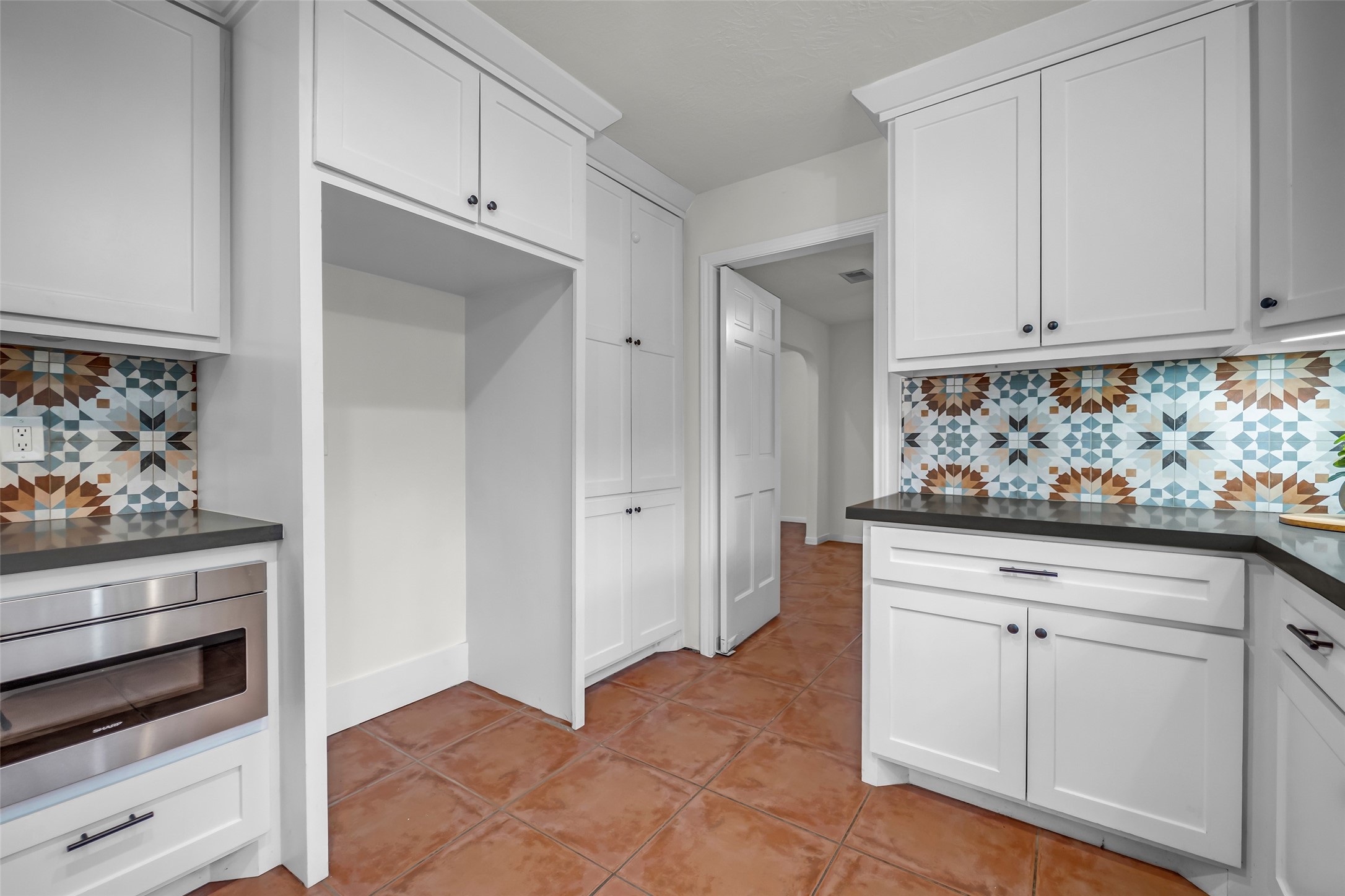 4303 Long Grove Drive Property Photo 16