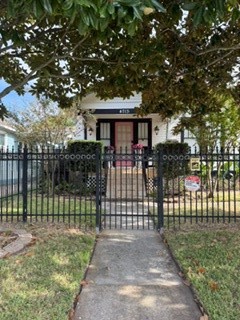 4713 Avenue R Property Photo 2