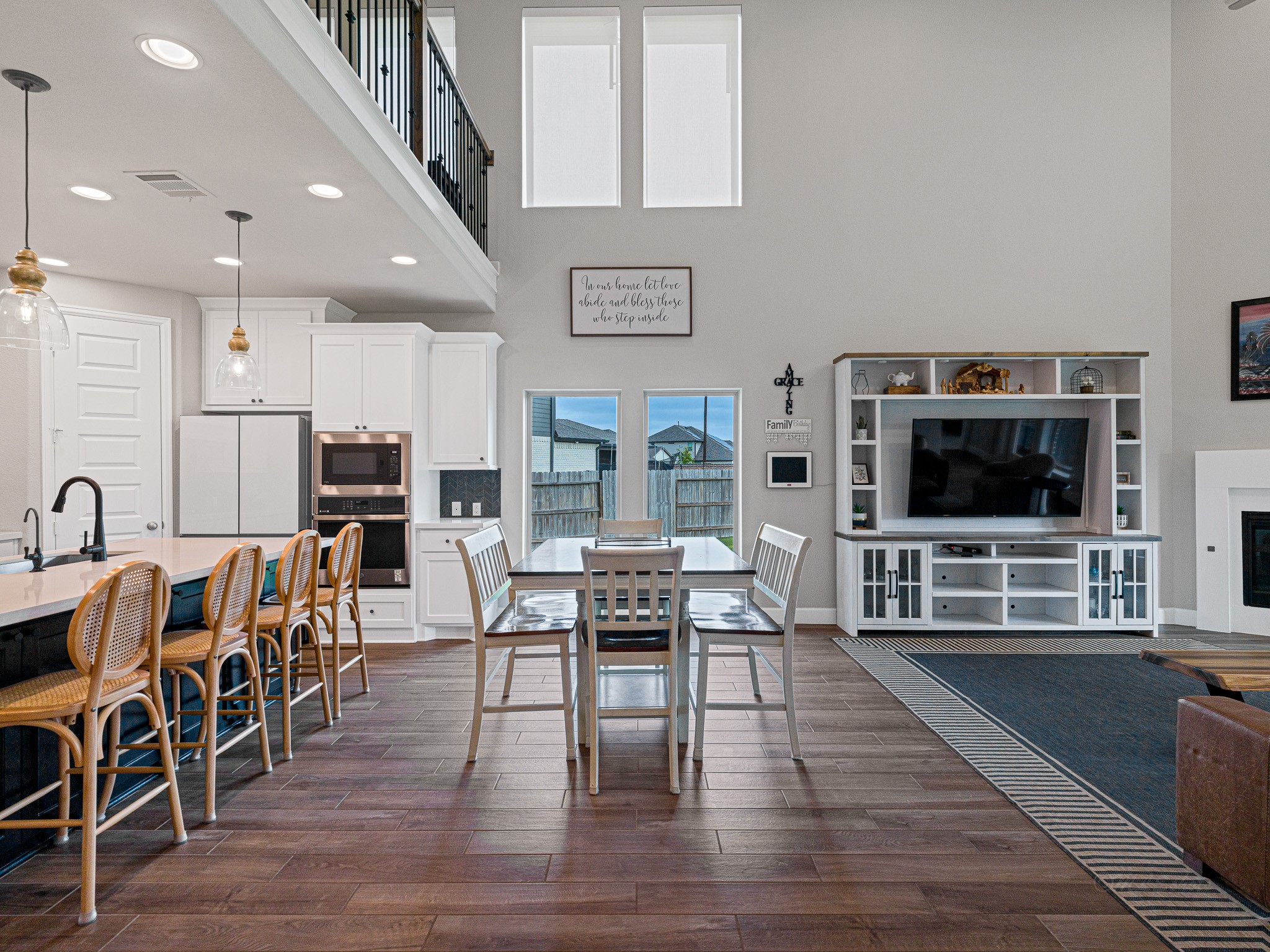 608 Malibu Pines Drive Property Photo 8