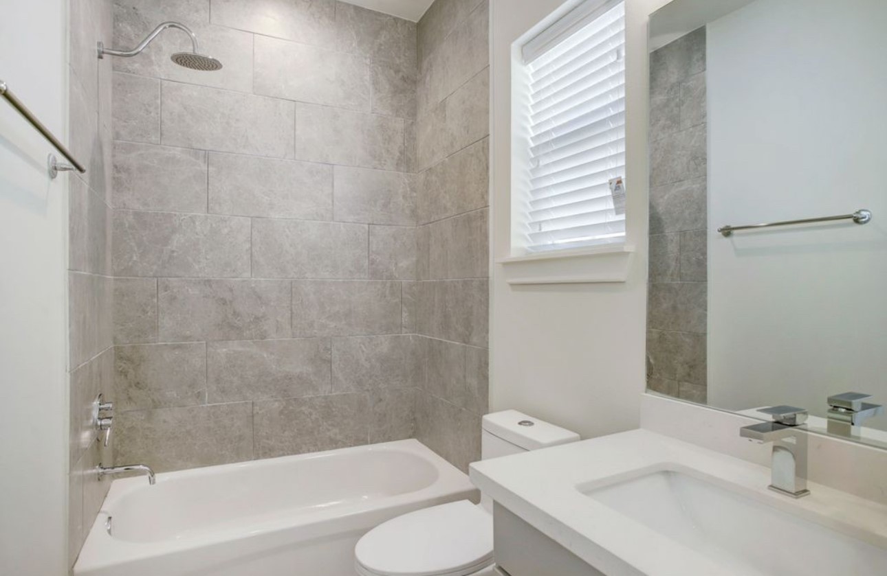 4907 Avenue J Property Photo 16