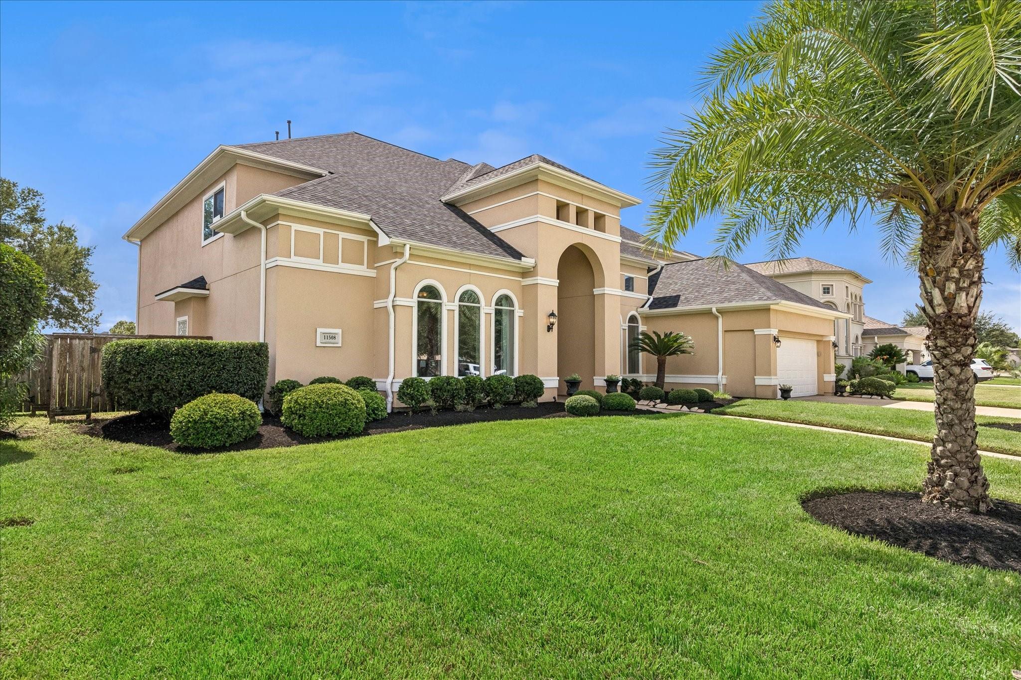 11508 Watercastle Court, Pearland Tx 77584 Property Photo 2