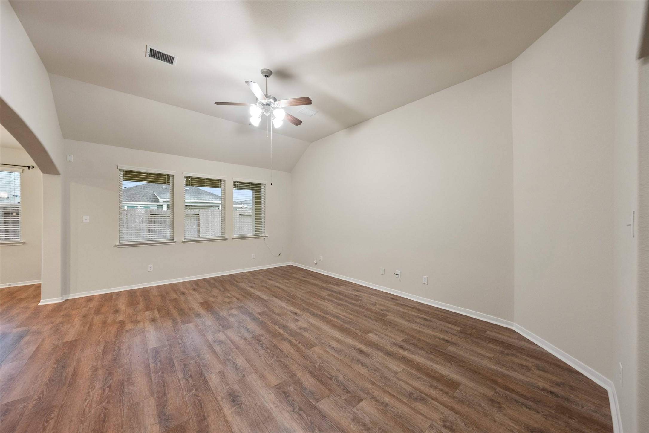 5182 Echo Falls Drive Property Photo 7