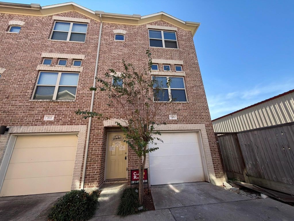 2710 Hullsmith Drive 701 Property Photo 2