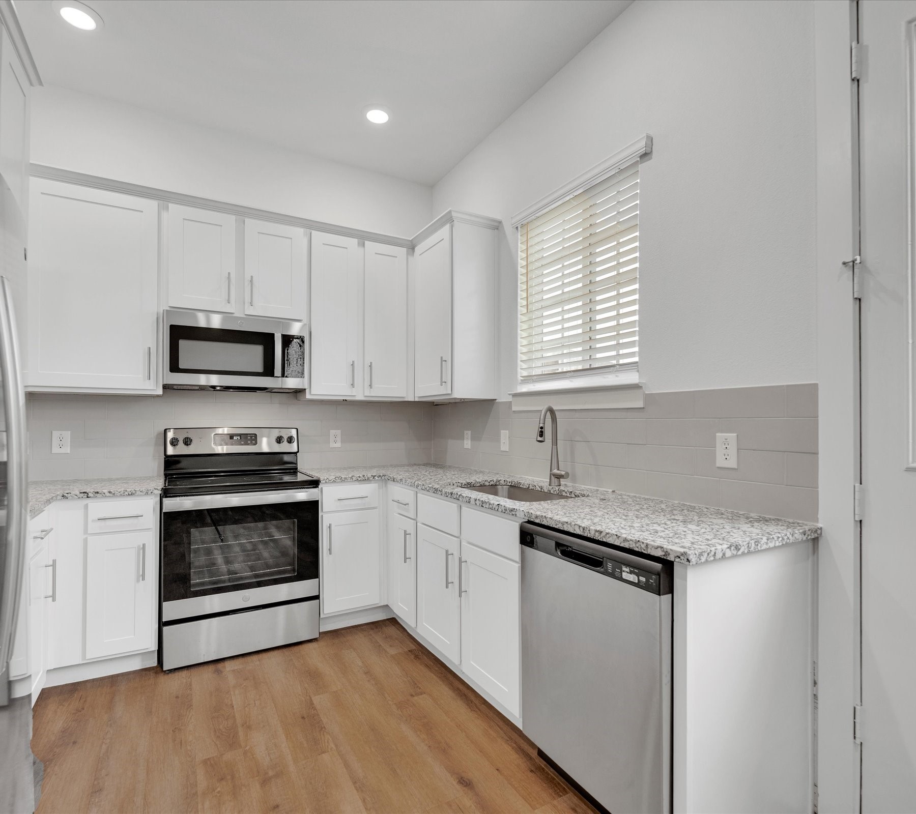 2709-302 Rockhill Road Property Photo 5