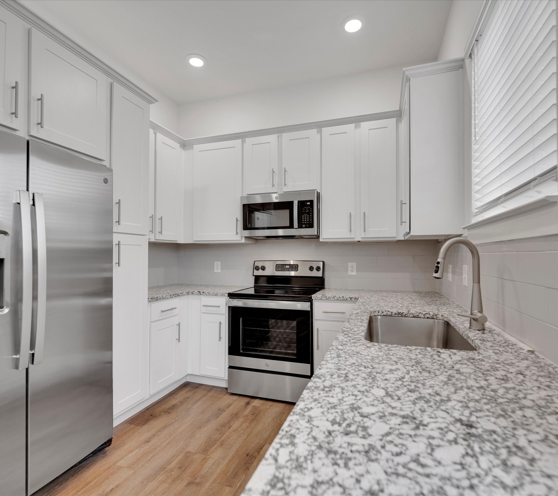 2709-302 Rockhill Road Property Photo 6