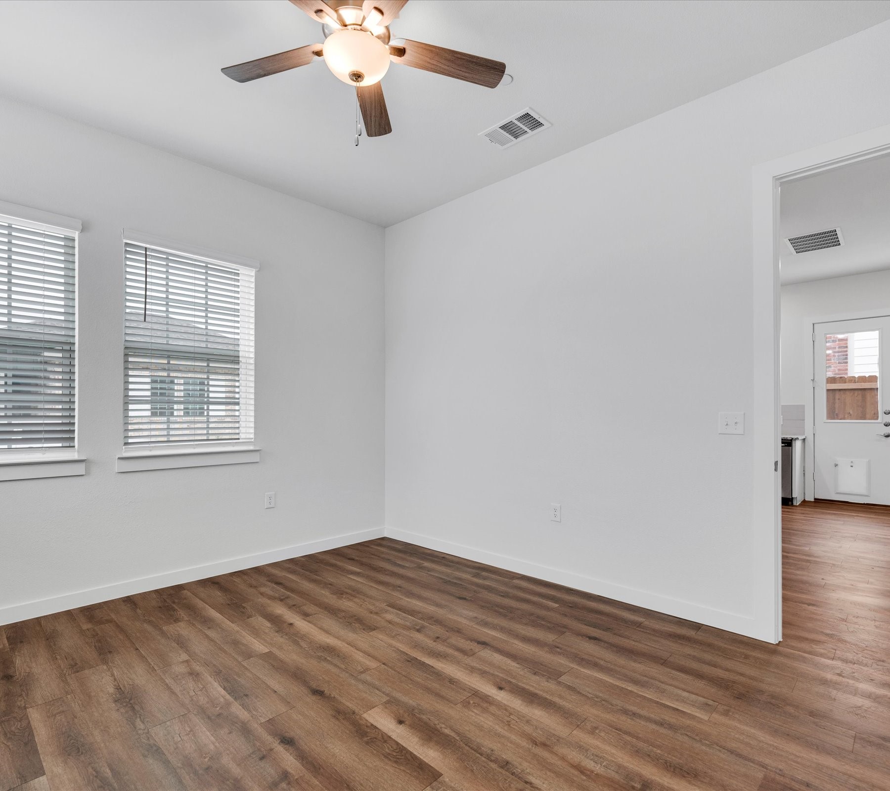 2709-302 Rockhill Road Property Photo 9