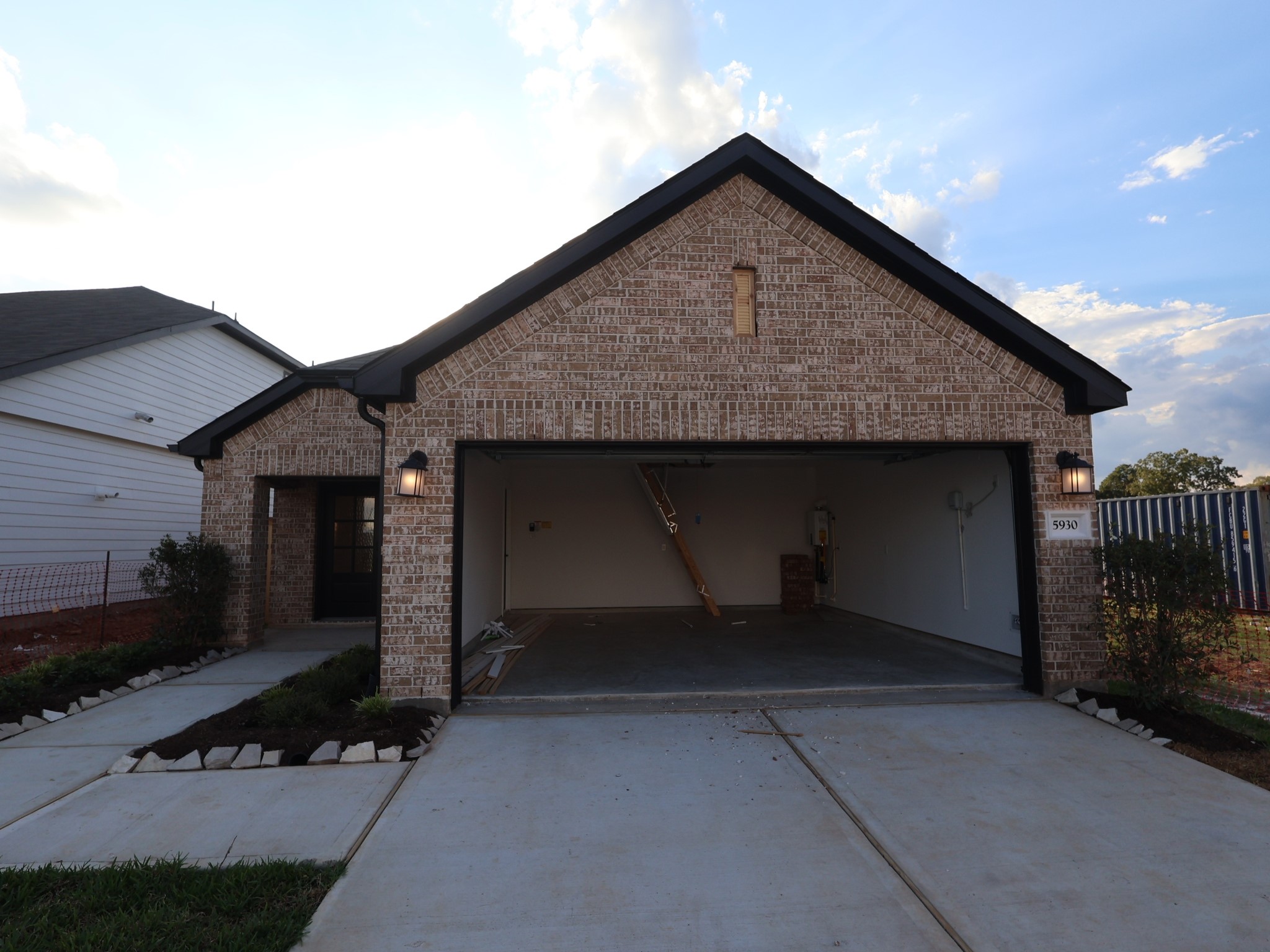 5930 Texas Sun Drive Property Photo 1