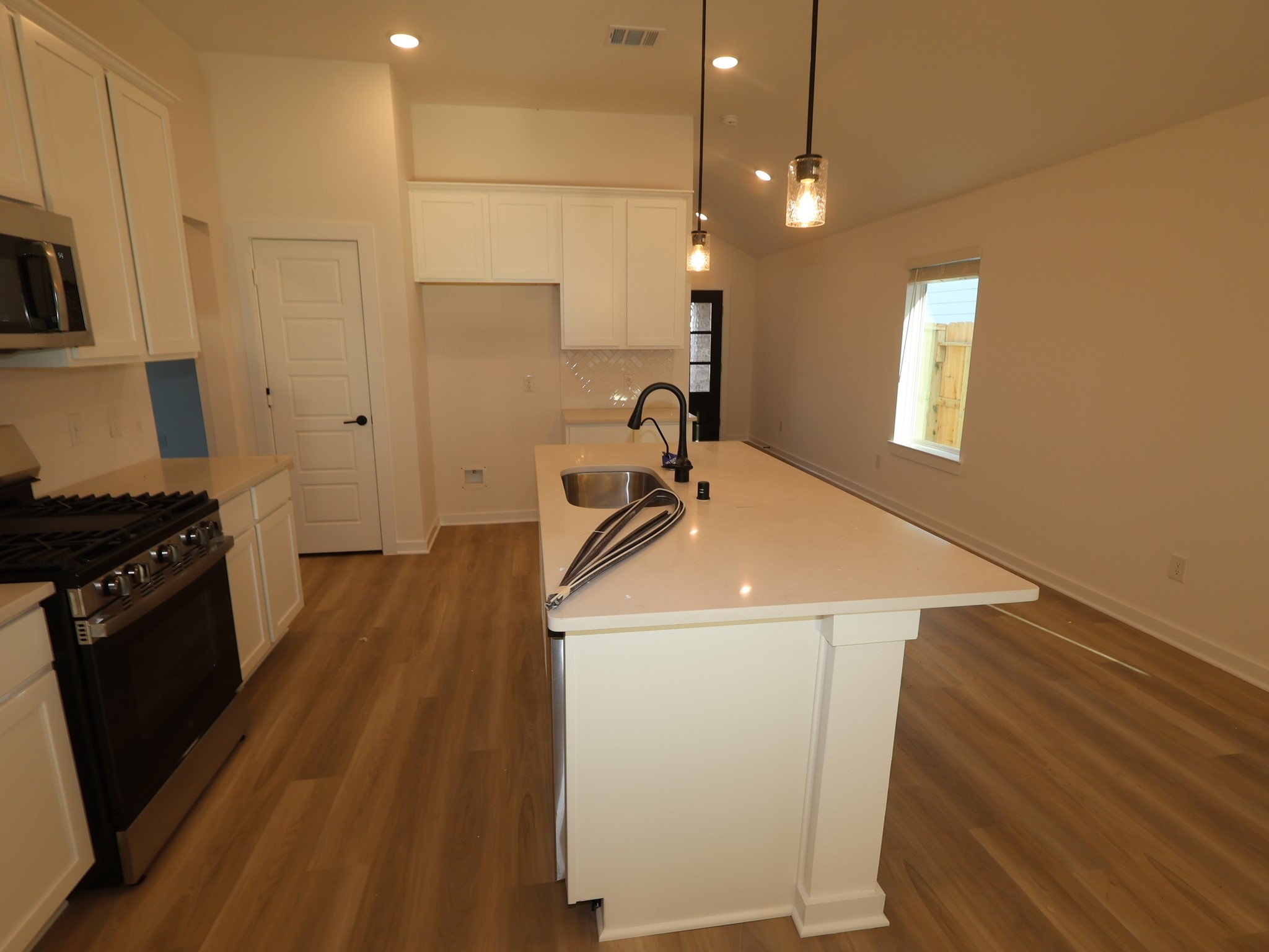 5930 Texas Sun Drive Property Photo 4
